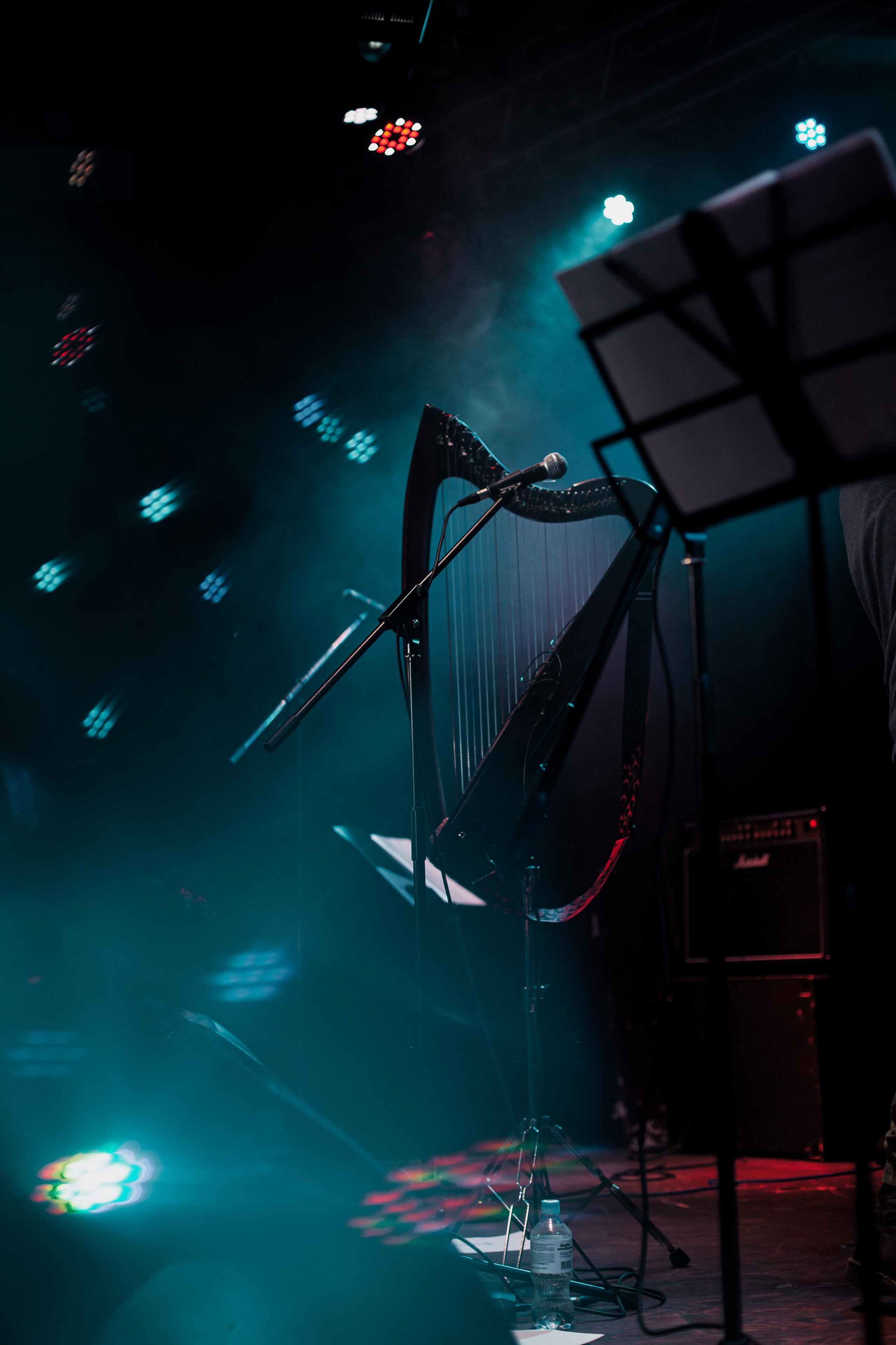 Контакты. Фотограф Ellairen