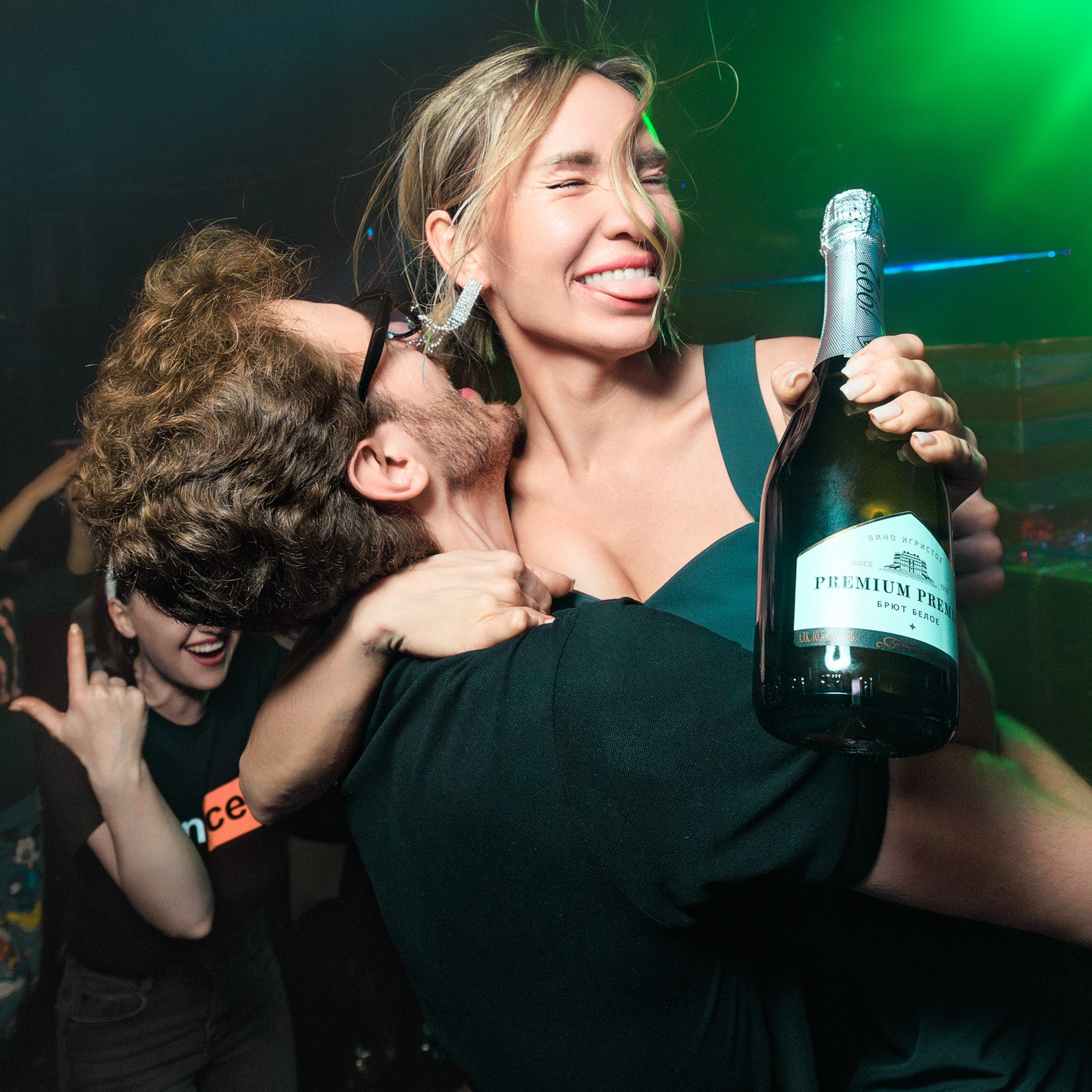 Фото видео съёмка танцев на пилоне, полотнах. Репортажный фотограф Екатеринбург | Яркий, качественный репортаж | Концерты, клубы, репортаж, праздники, корпоративы