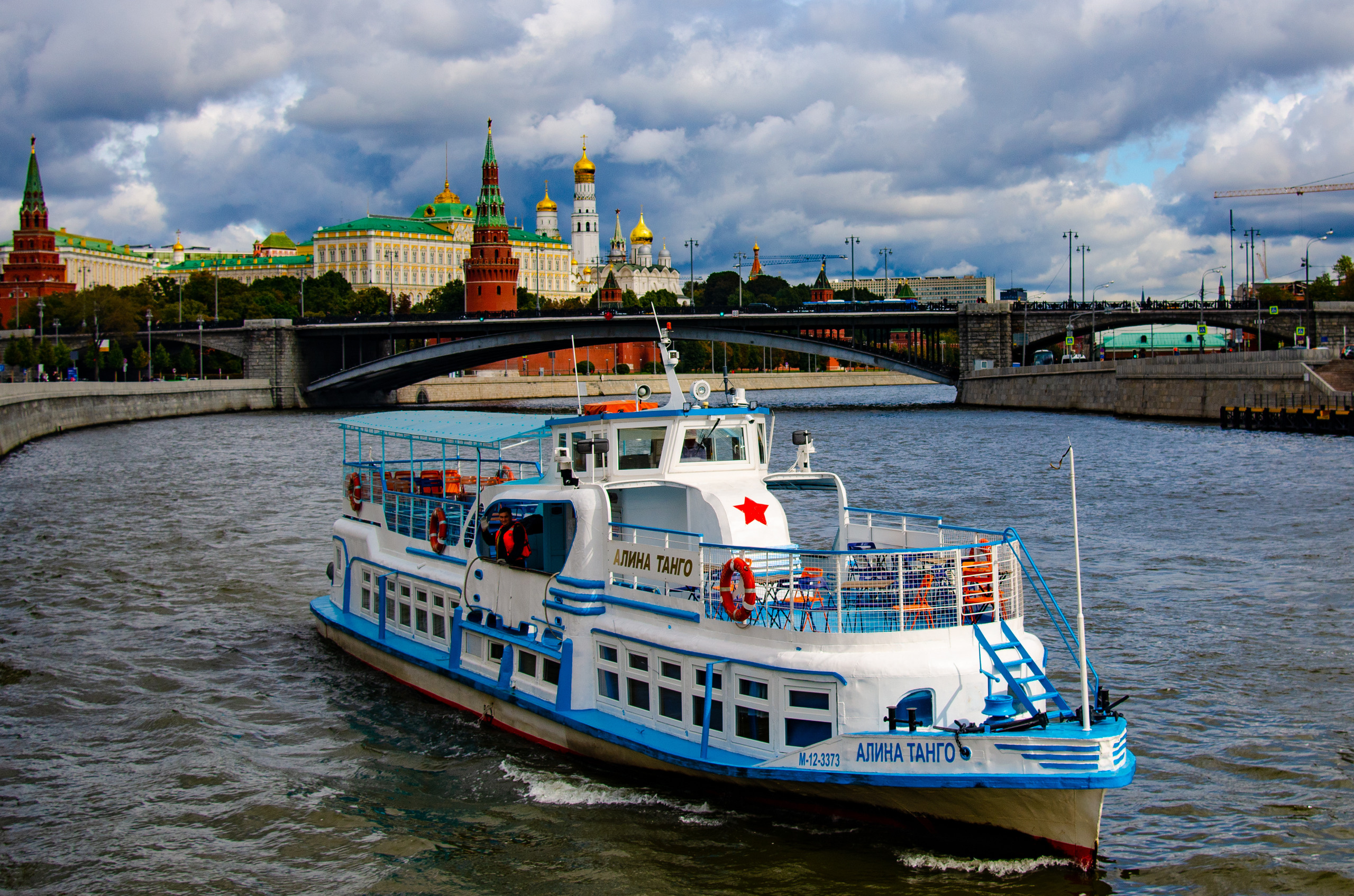 репортажная рекламная фотосессия на корабле москва река