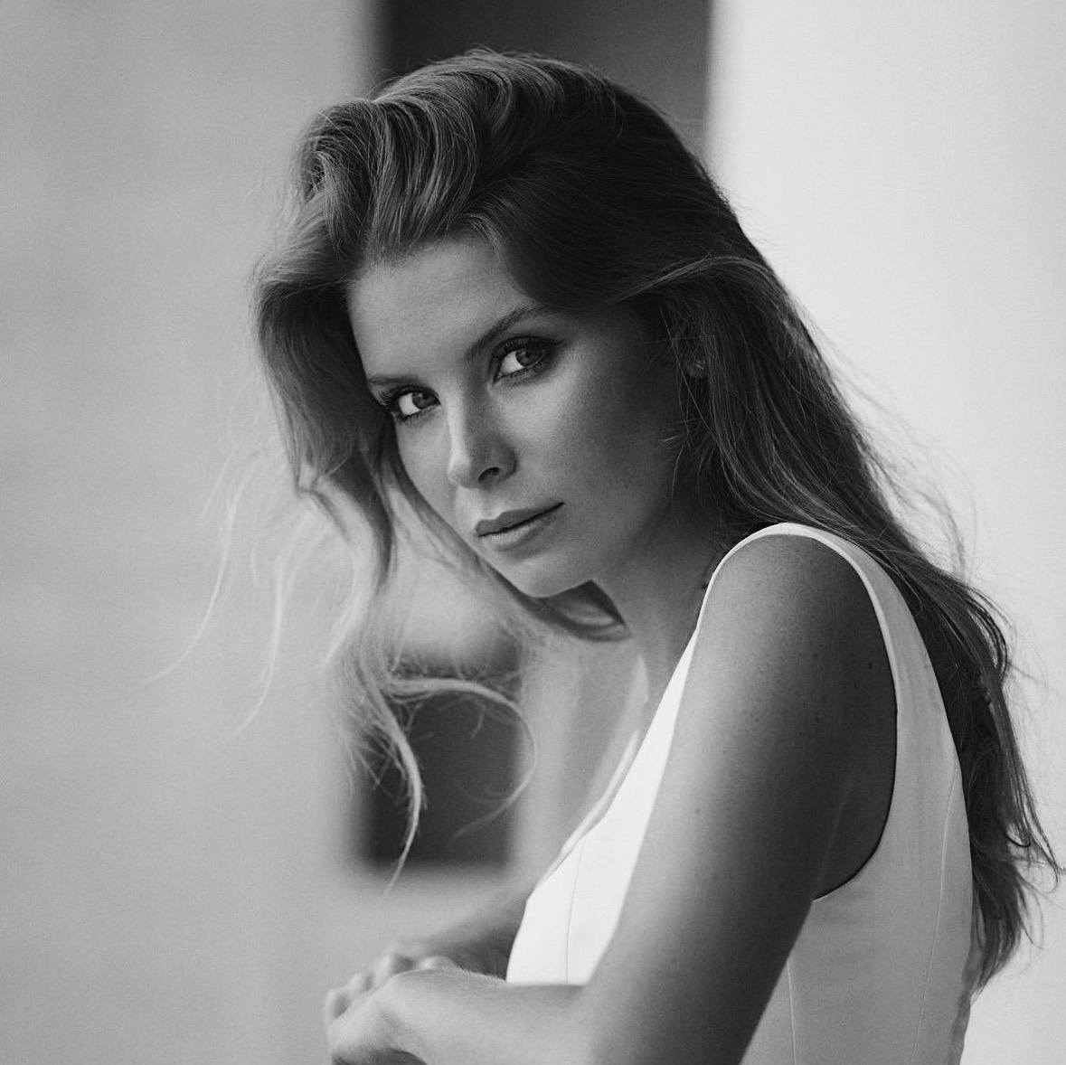 ОТЗЫВЫ. ВИДЕОГРАФ, РЕЖИССЕР — КАТЯ ГУСЕВА