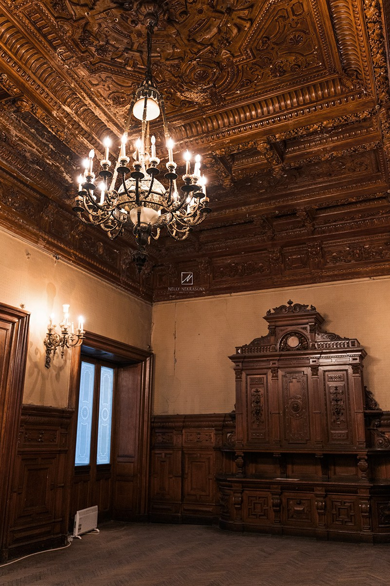 Заброшенный особняк Брусницыных на Васильевском острове. Фотограф и искусствовед в Туле и Санкт-Петербурге Нелли Некрасова