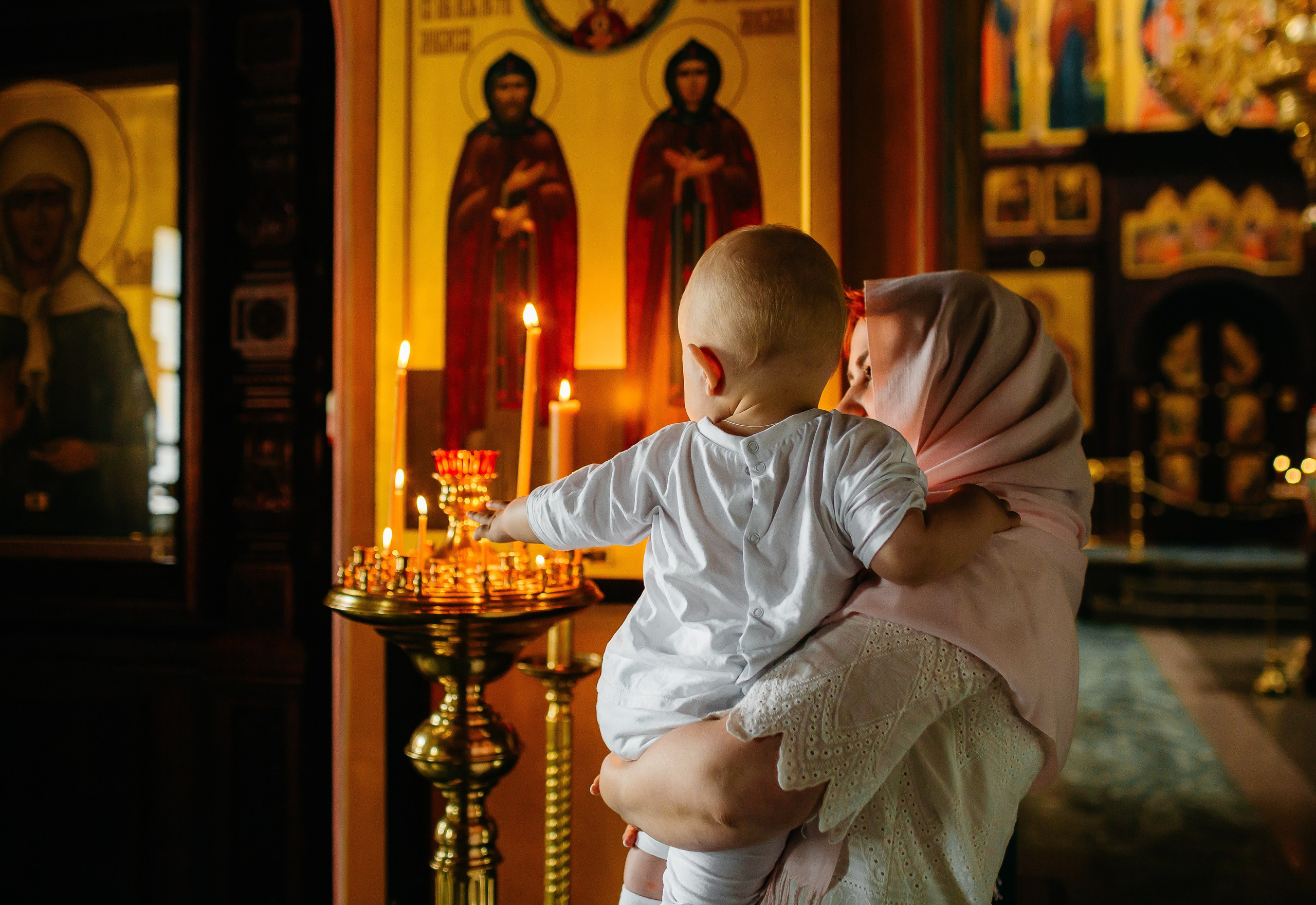 Съёмка крещения — один из любимых видов съёмки. Свадебный и семейный фотограф Иваново Москва Елена Угодина