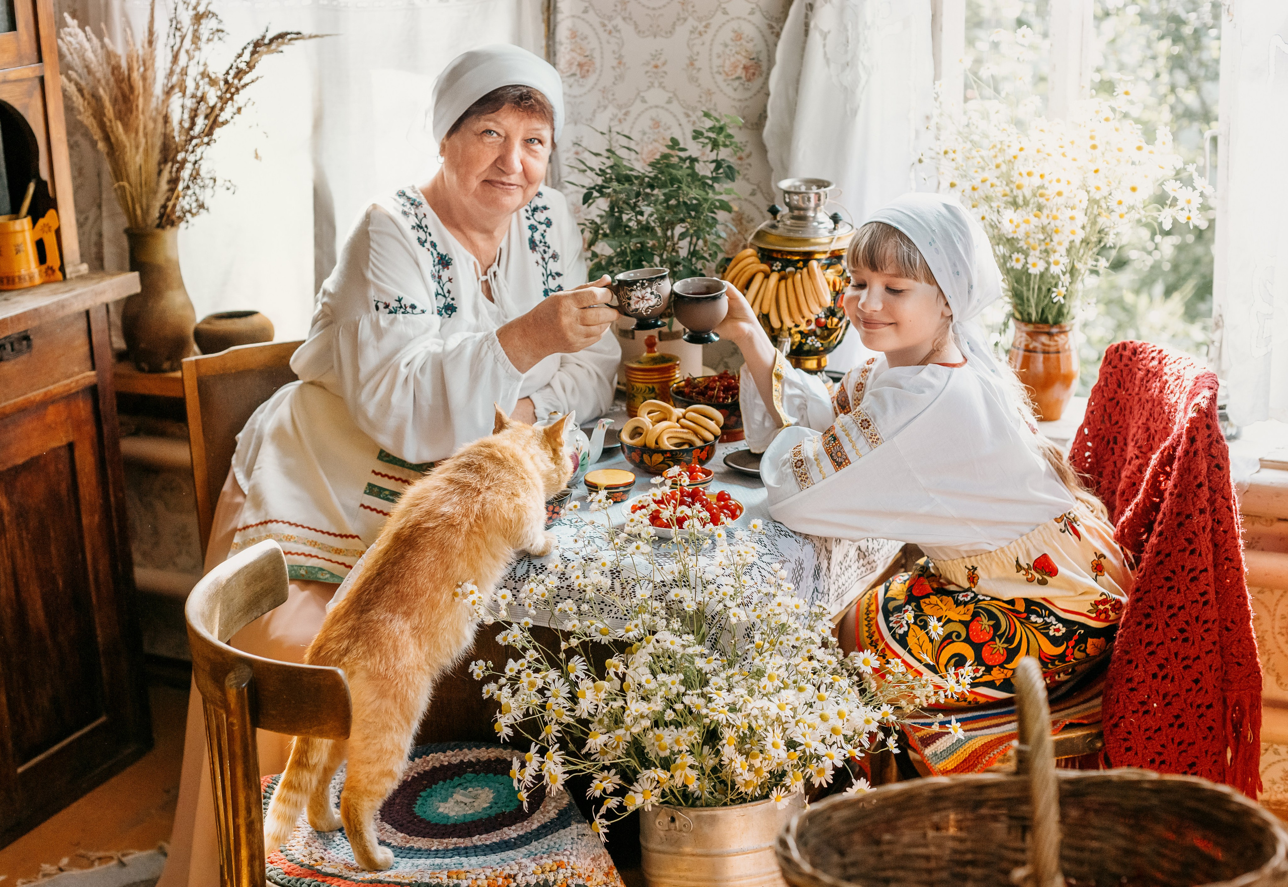 Семейная фотосессия, фотосессия в деревне, деревенский дом, чаепитие. Профессиональный фотограф, фотохудожник, видеограф из Москвы