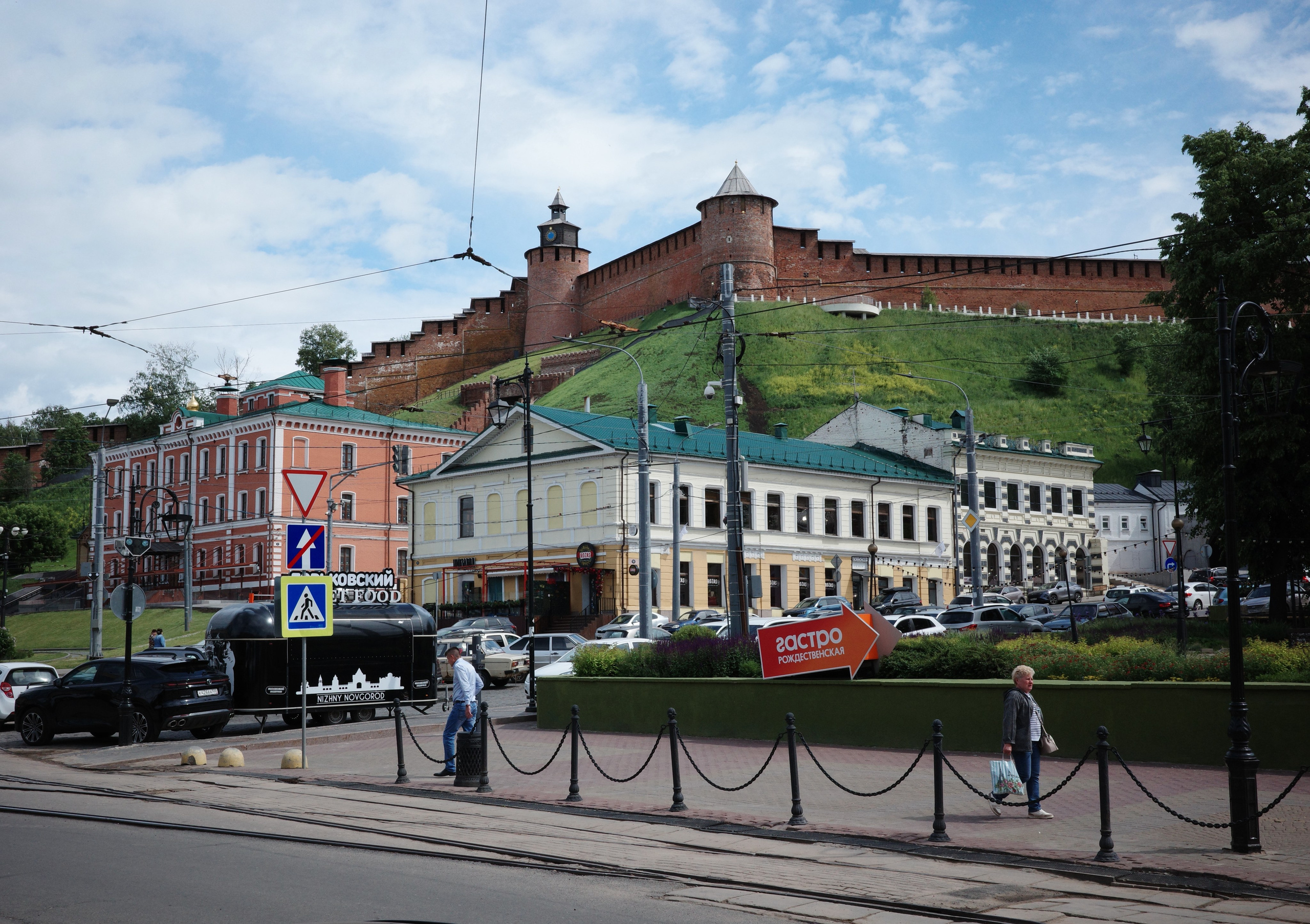 Нижний Новгород: что посмотреть — Большая Покровская, Кремль, слияние Волги и Оки, интересные места в центре города. Проект «Фотокладовка»: блог уличной фотографии в формате street photo
