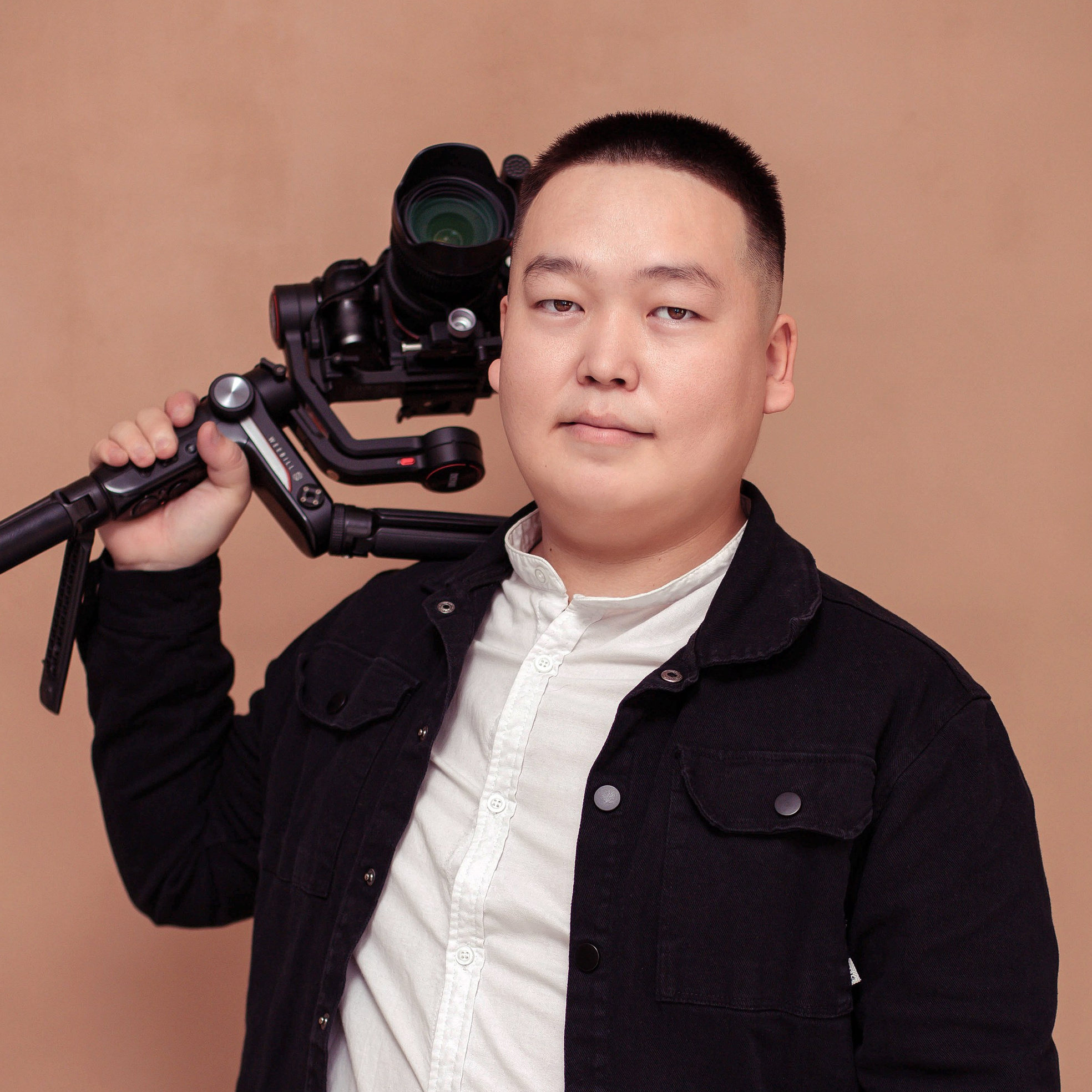 Видеограф — АЙСЛАН ТУМАТ. Фото и видеосъемка в Кызыле, аэросъемка Кызыл, фотограф, видеограф