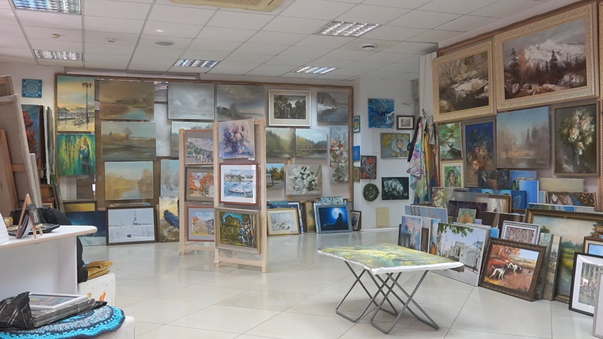 Салон «Этюд»: царство тюменских художников