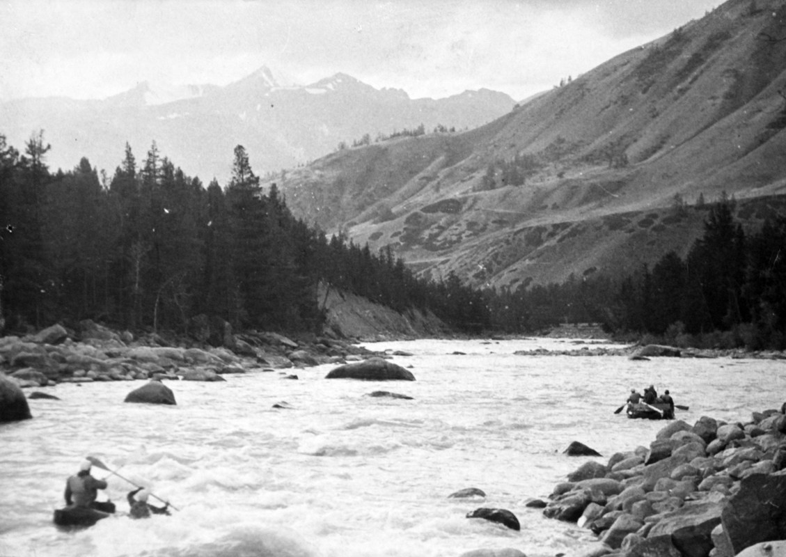 Первая экспедиция туристов-водников Алтая (1970). Фотограф Эдуард Алмадаков