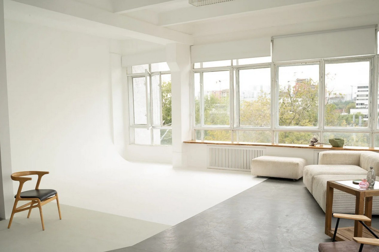 Зал Slate в фотостудии ONE TAKE studio расположен около м. «Нагатинская» и МЦК «Верхние Котлы» 