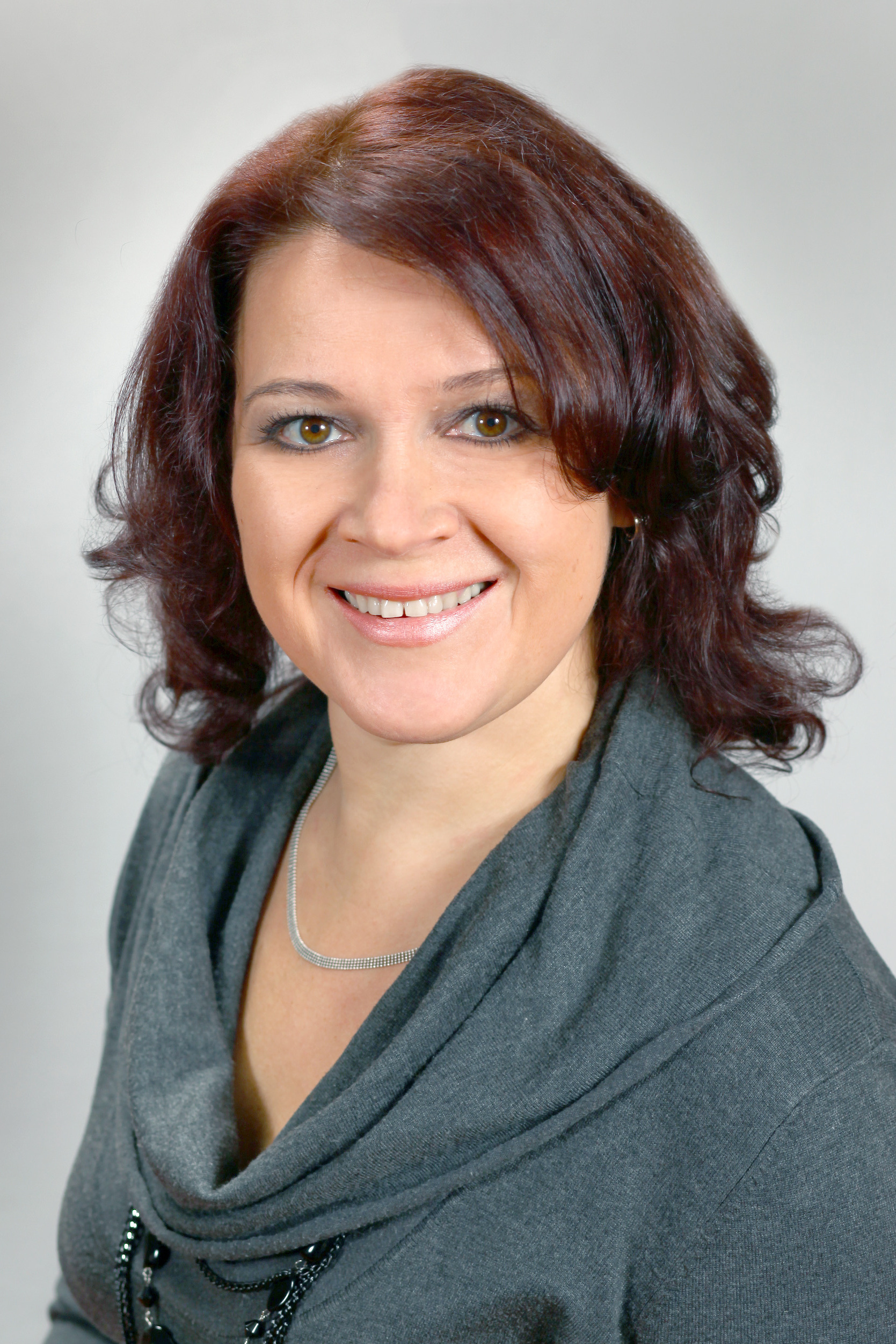 Контакты. Выпускные фотоальбомы и фотокниги в г. Балашове, студия, сувениры