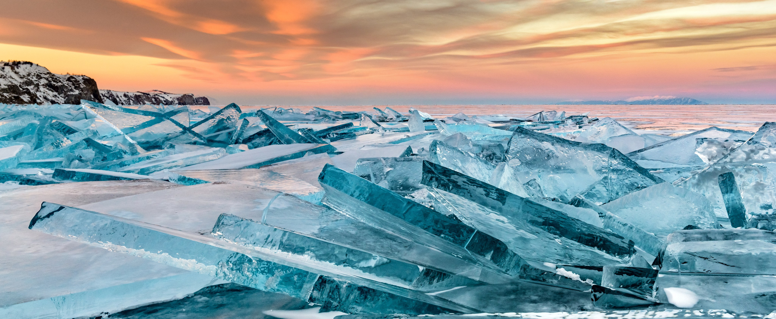 Lake Baikal. The largest skating rink on the planet