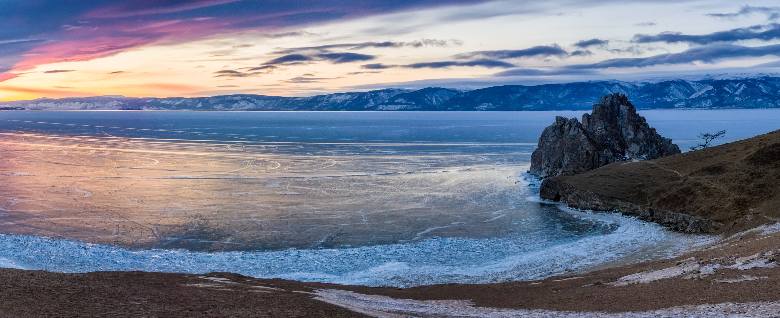 Lake Baikal. The largest skating rink on the planet