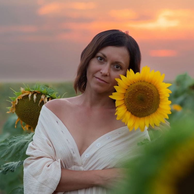 Контакты. Выпускные альбомы в Севастополе, Крыму и Екатеринбурге