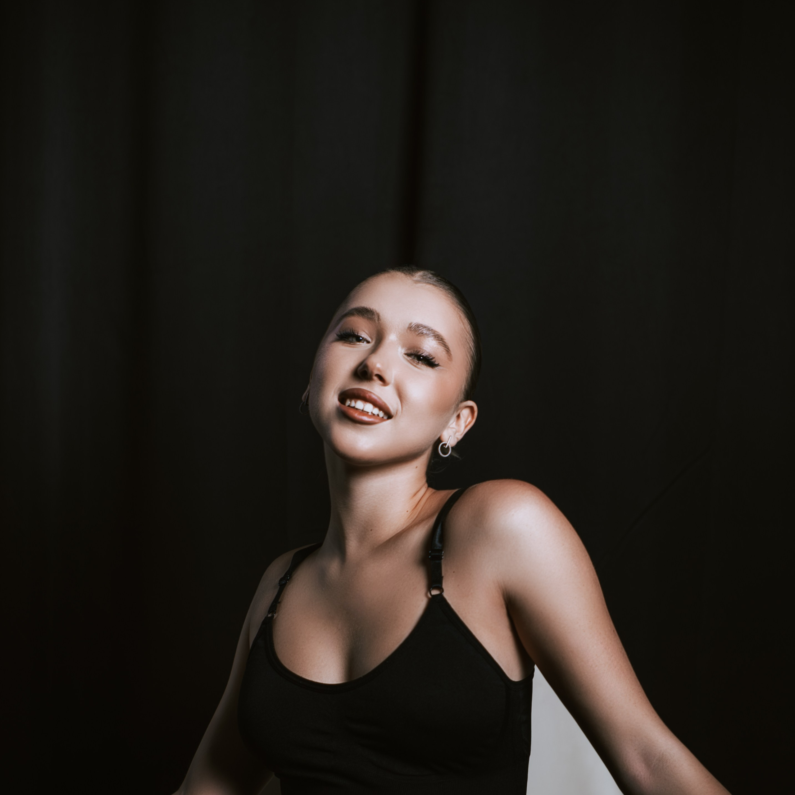 Коммерческий и Портретный Фотограф Симферополь Крым Максим Махо