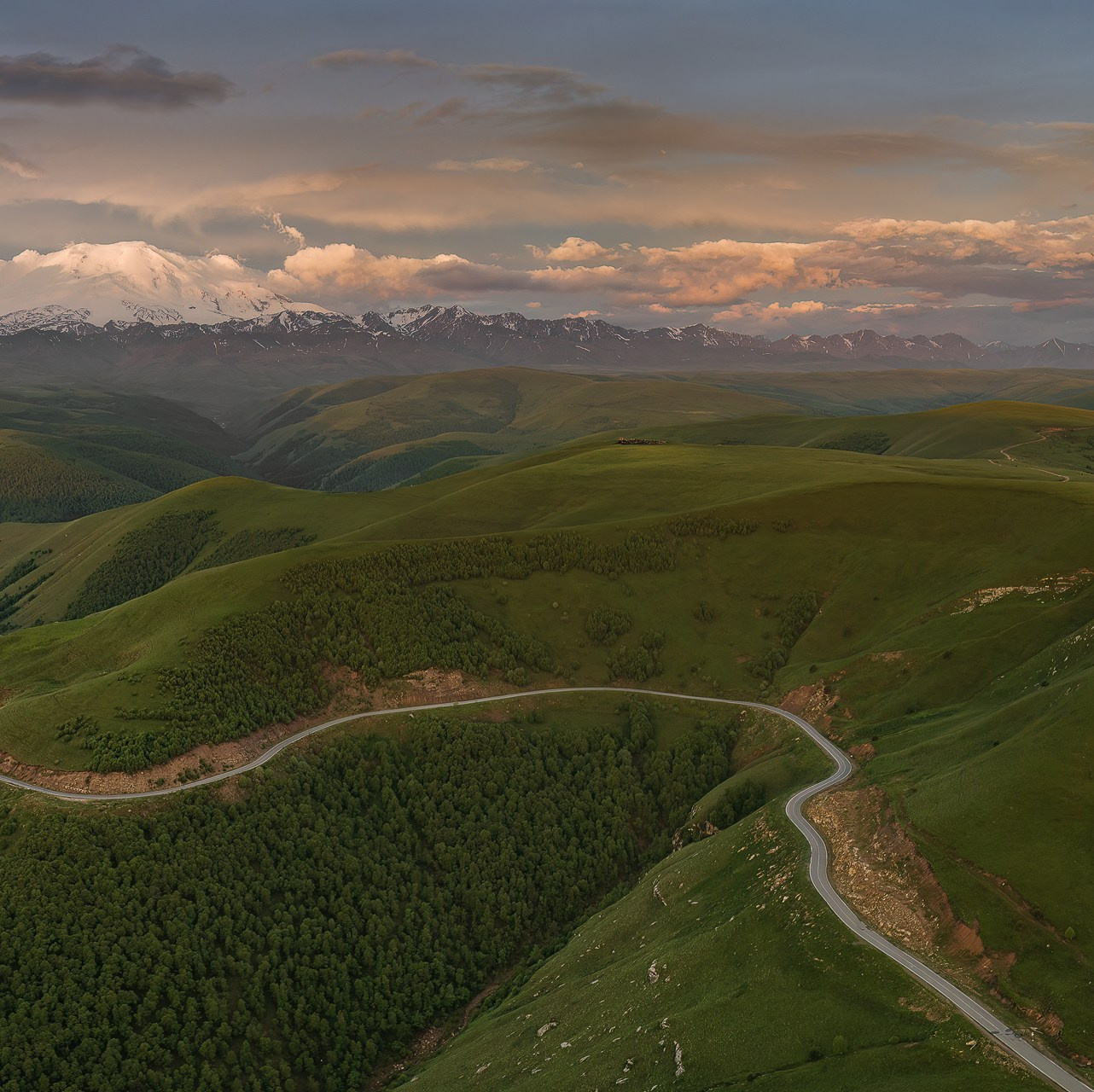 Фототур по Домбаю и Приэльбрусью. Фототуры и обучение пейзажной фотографии