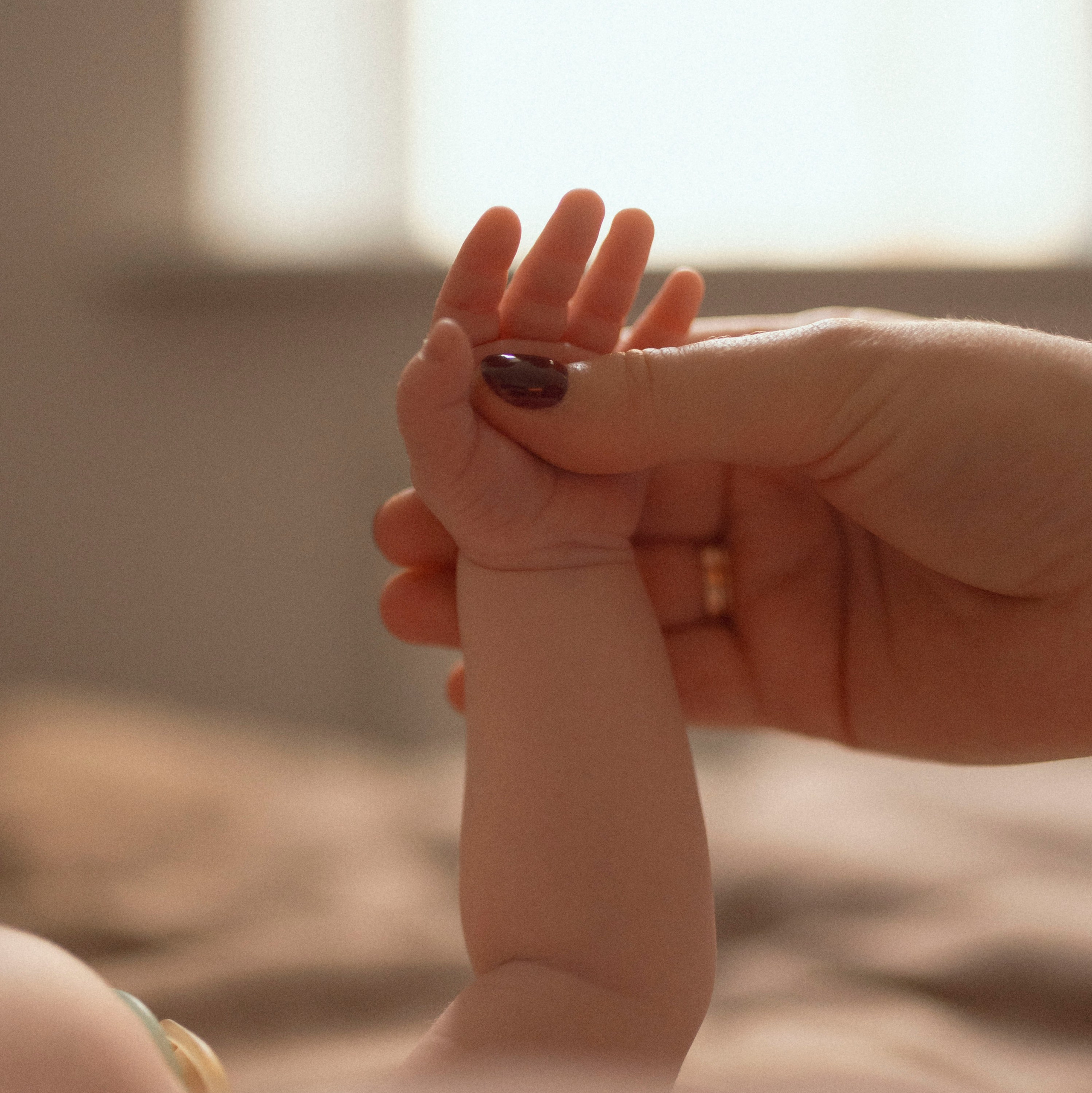 Контакты. Профессиональный фотограф беременности в СПБ. Стильные фотосессии беременности в стиле минимализм и классическая фотография