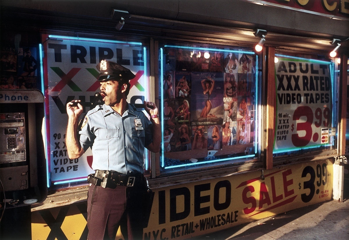 Фотограф Денис качественно делает выпускной альбом в Ростове-на-Дону. Выпускные альбомы, фотограф Денис Зимин в городе Ростове-на-Дону