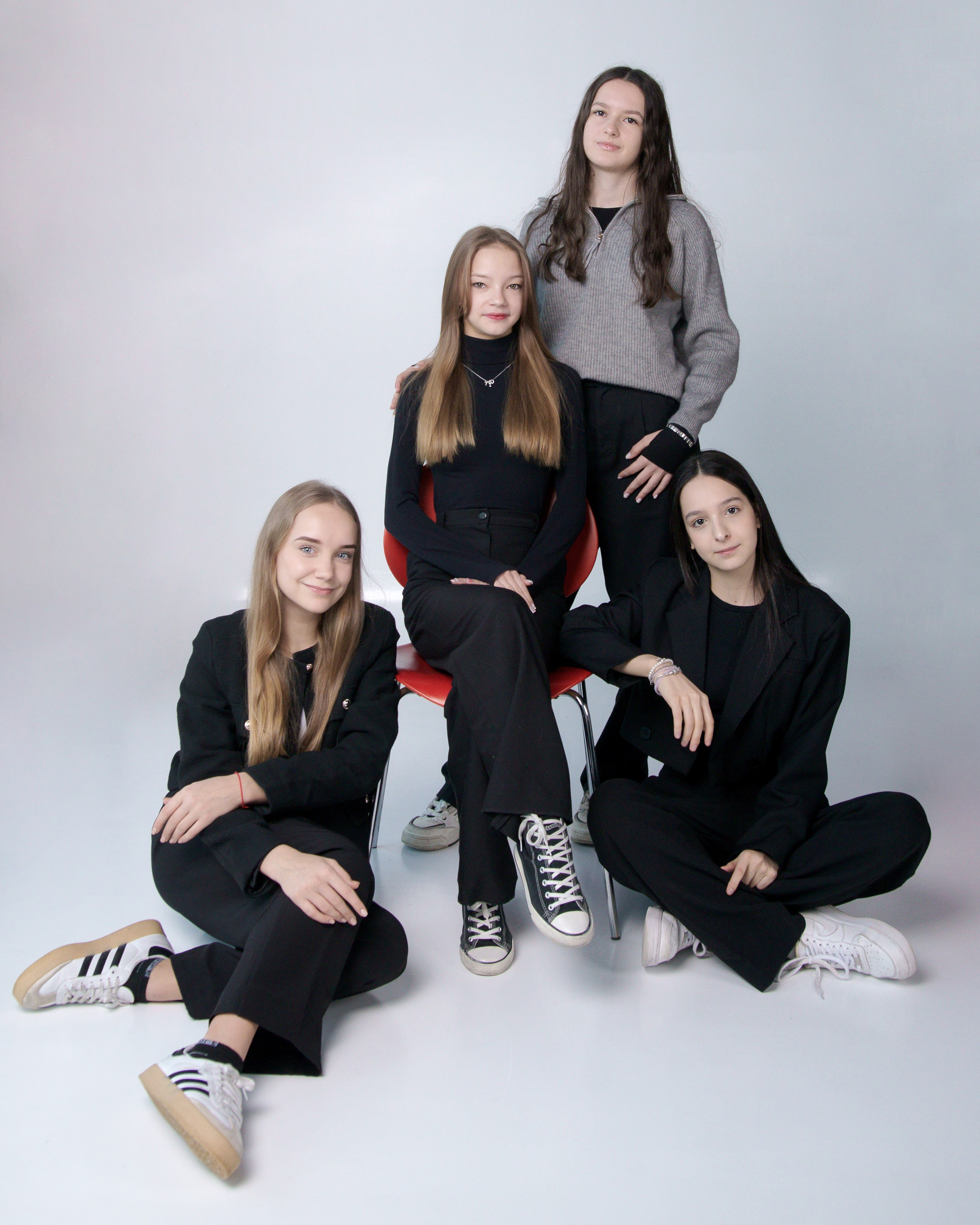 Выпускные альбомы для 9,11 класса в Иркутске — Цены