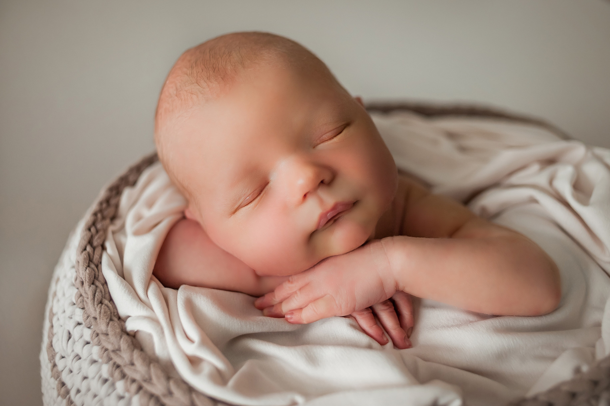 Фотограф Валя Лялина, цены на фотосессию новорожденных в Рязани. Фотограф новорождённых в Рязани, фотосъемка выписки из роддома, крещен