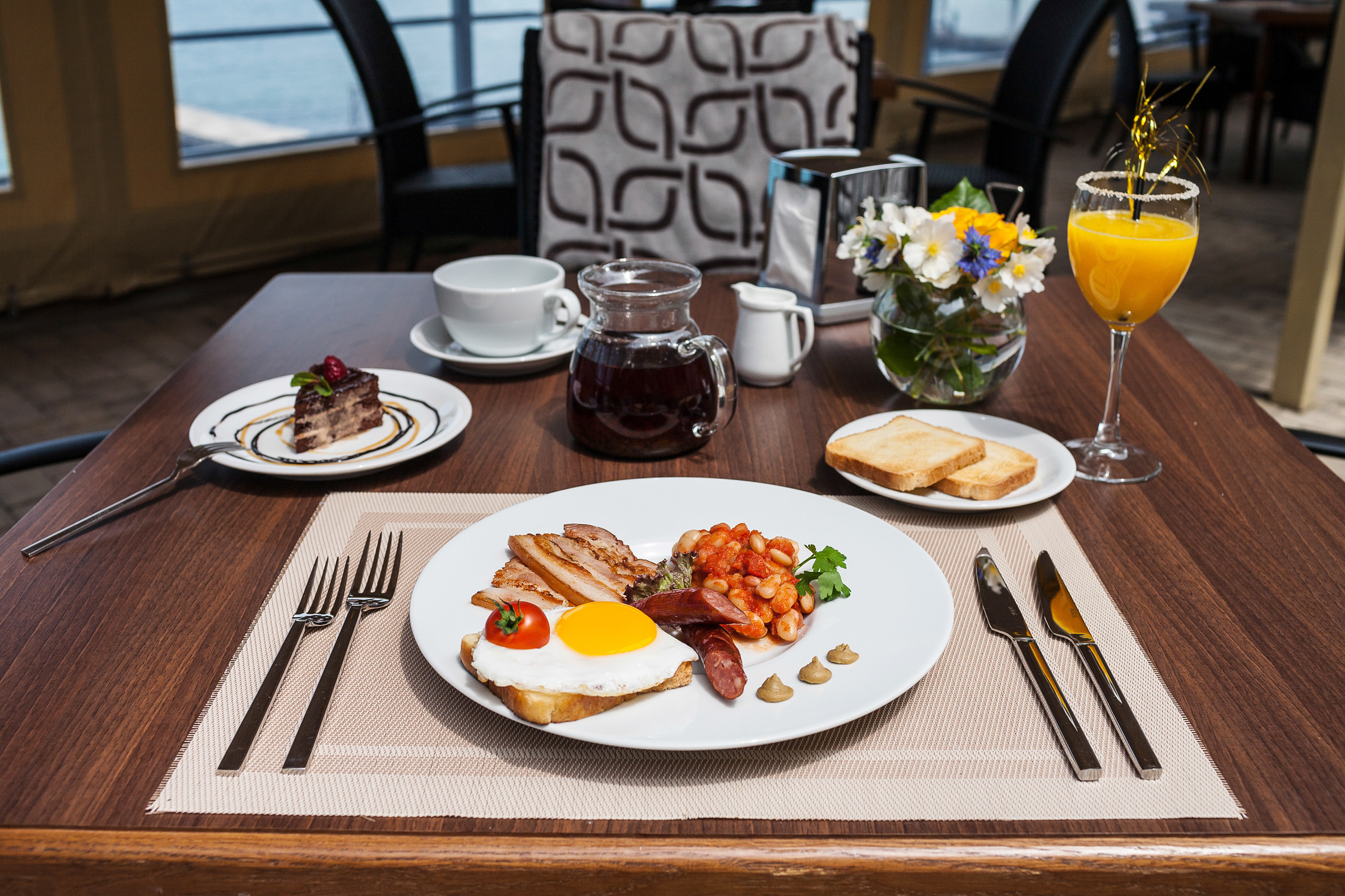 Съёмка интерьеров, съёмка деловых и портфолийных портретов, детских по. Профессиональный фотограф в Крыму и Севастополе Павел Корсун