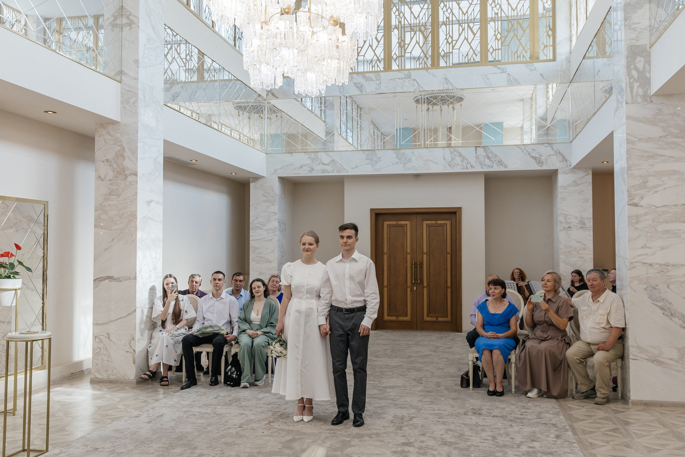 Лучшие красивые загсы и дворцы бракосочетания для свадьбы в Москве. Свадебный фотограф в Москве Элина Ларченкова. Фото, которые цепляют