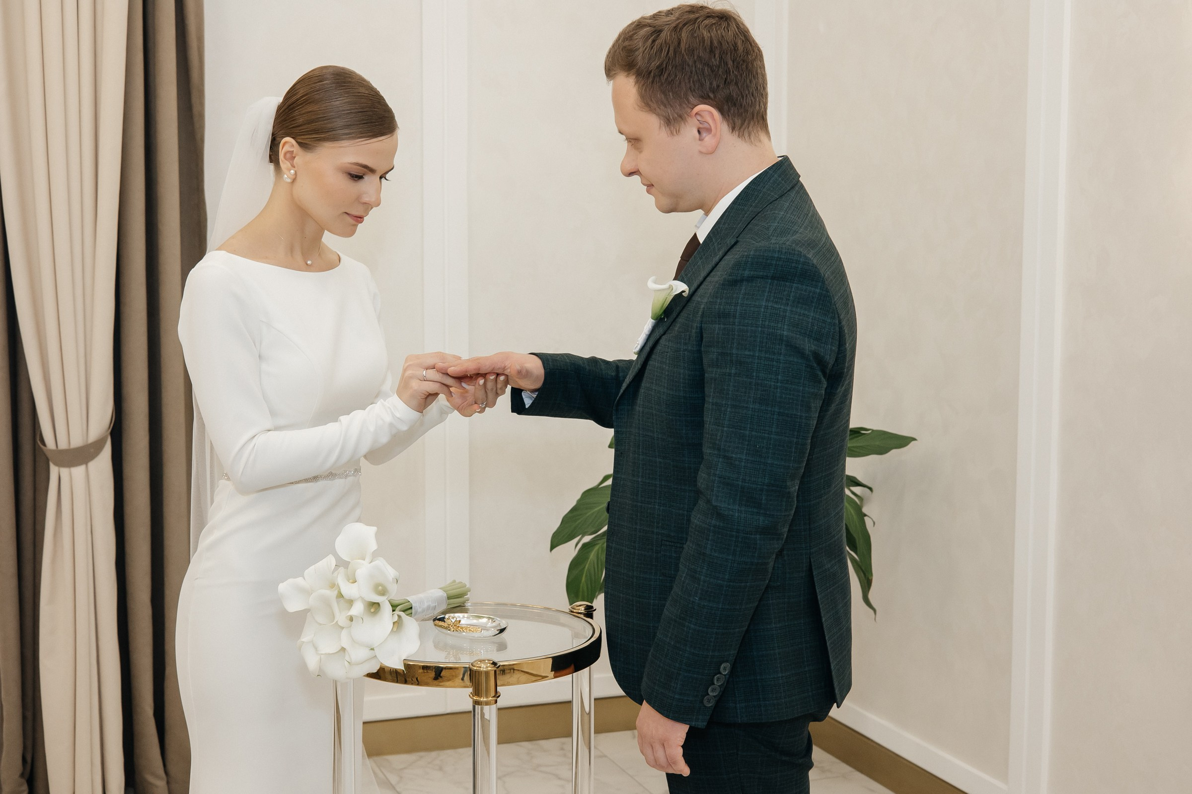 Лучшие красивые загсы и дворцы бракосочетания для свадьбы в Москве. Свадебный фотограф в Москве Элина Ларченкова. Фото, которые цепляют