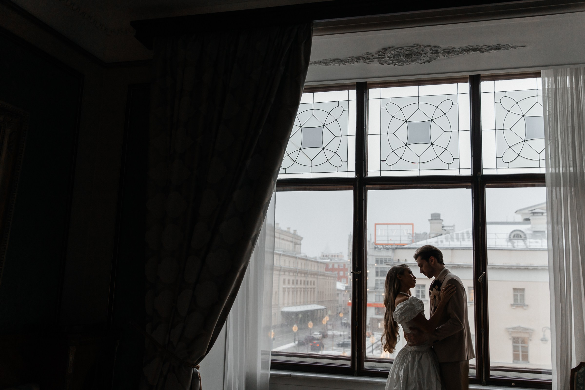 Выбрать лучшие гостиницы и отели на свадьбу для утра невесты в Москве. Свадебный фотограф в Москве Элина Ларченкова. Фото, которые цепляют