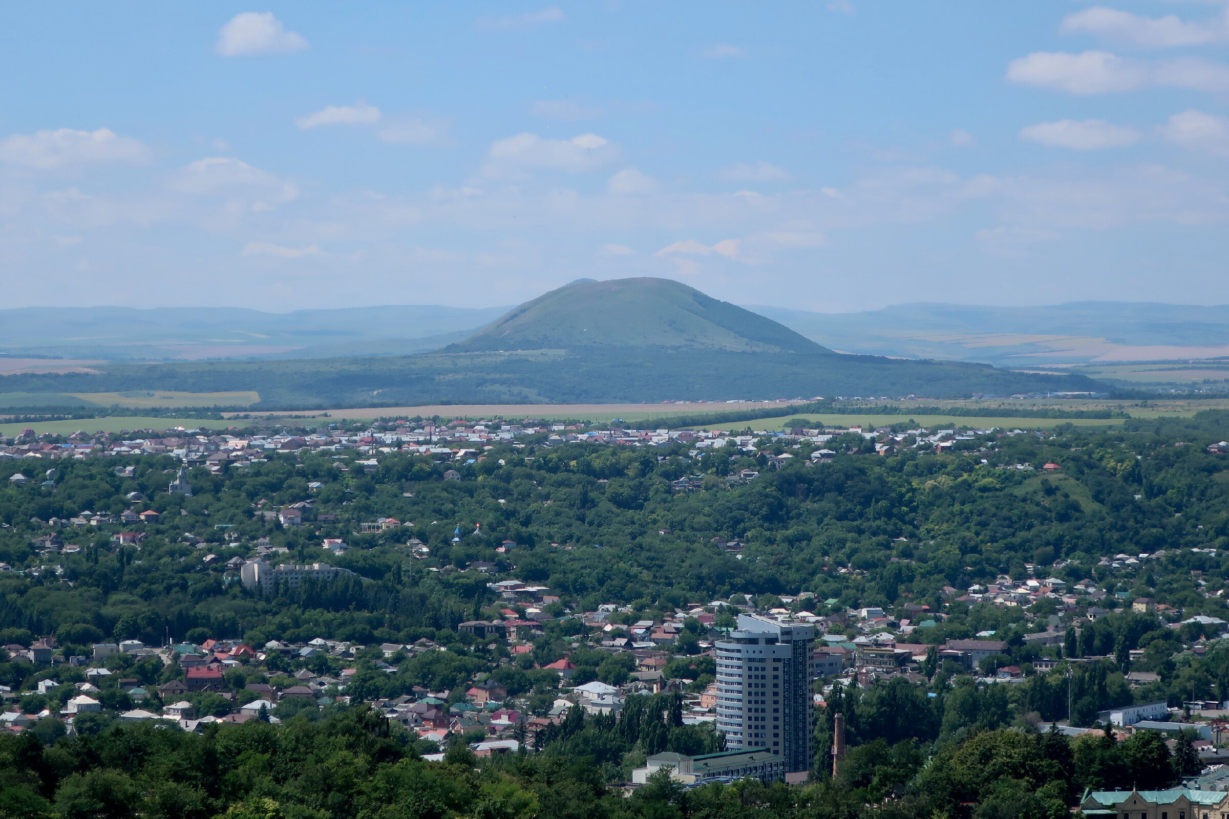 Фотопрогулка по жаркому Пятигорску: горы Машук, Бештау, канатка. Проект «Фотокладовка»: блог уличной фотографии в формате street photo