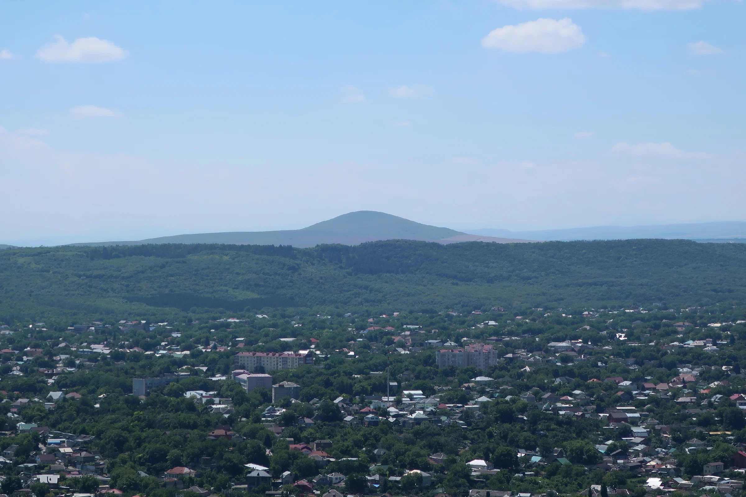 Фотопрогулка по жаркому Пятигорску: горы Машук, Бештау, канатка. Проект «Фотокладовка»: блог уличной фотографии в формате street photo