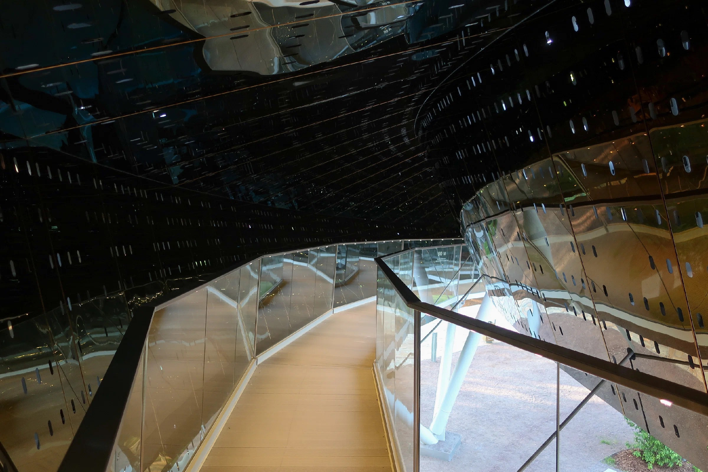 Лента Мёбиуса на ВДНХ — новый бесплатный аттракцион. Проект «Фотокладовка»: блог уличной фотографии в формате street photo