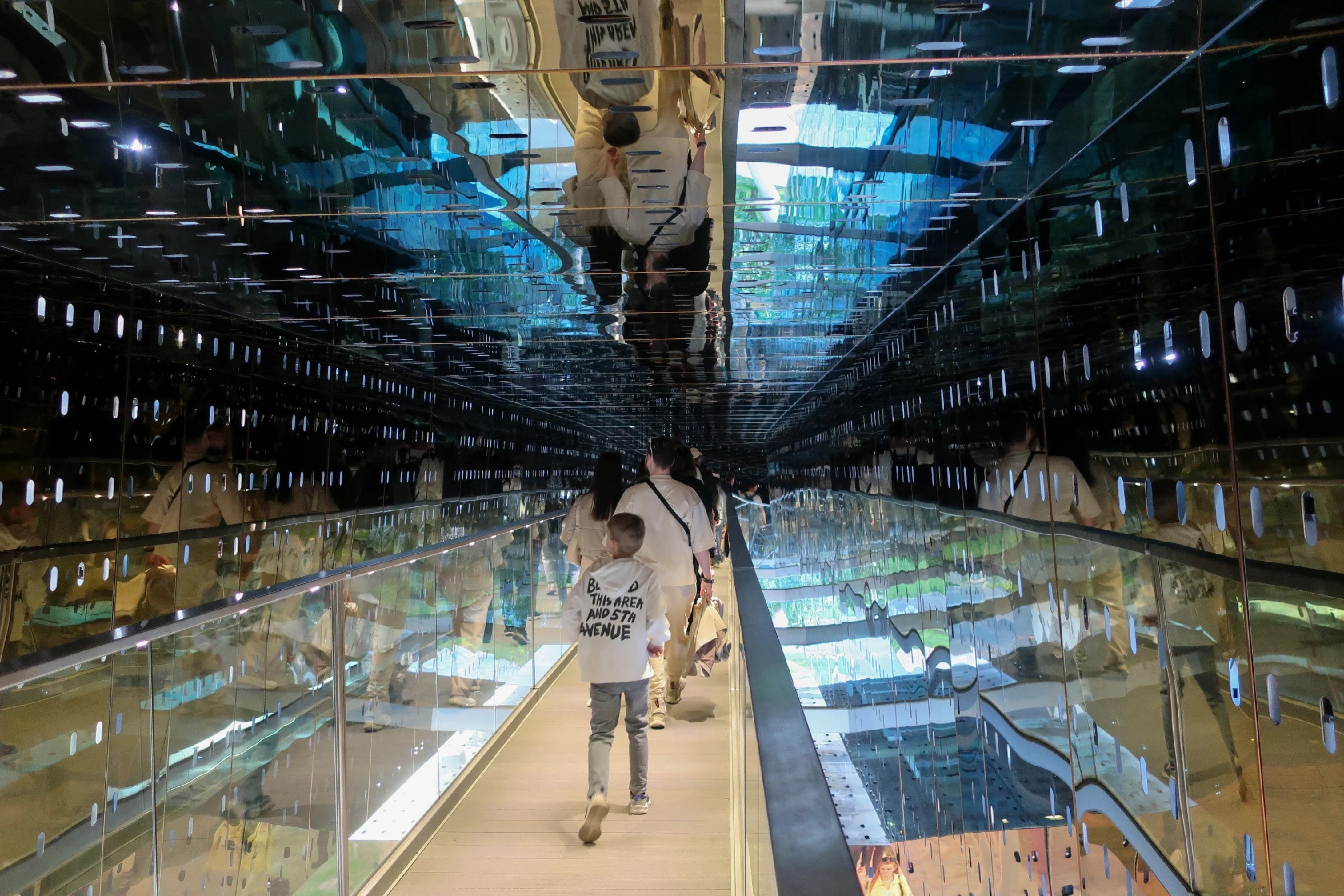 Лента Мёбиуса на ВДНХ — новый бесплатный аттракцион. Проект «Фотокладовка»: блог уличной фотографии в формате street photo