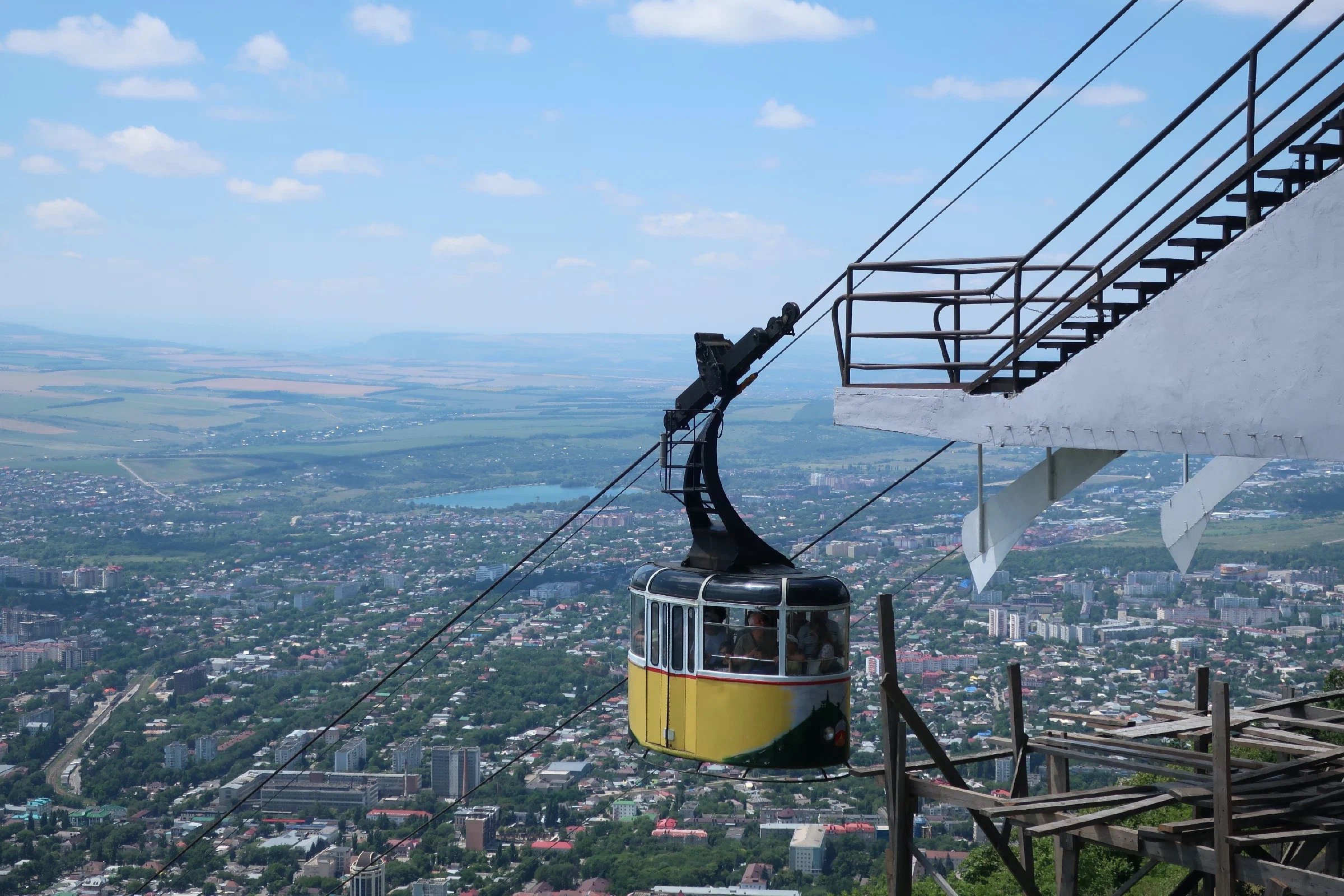 Фотопрогулка по жаркому Пятигорску: горы Машук, Бештау, канатка. Проект «Фотокладовка»: блог уличной фотографии в формате street photo