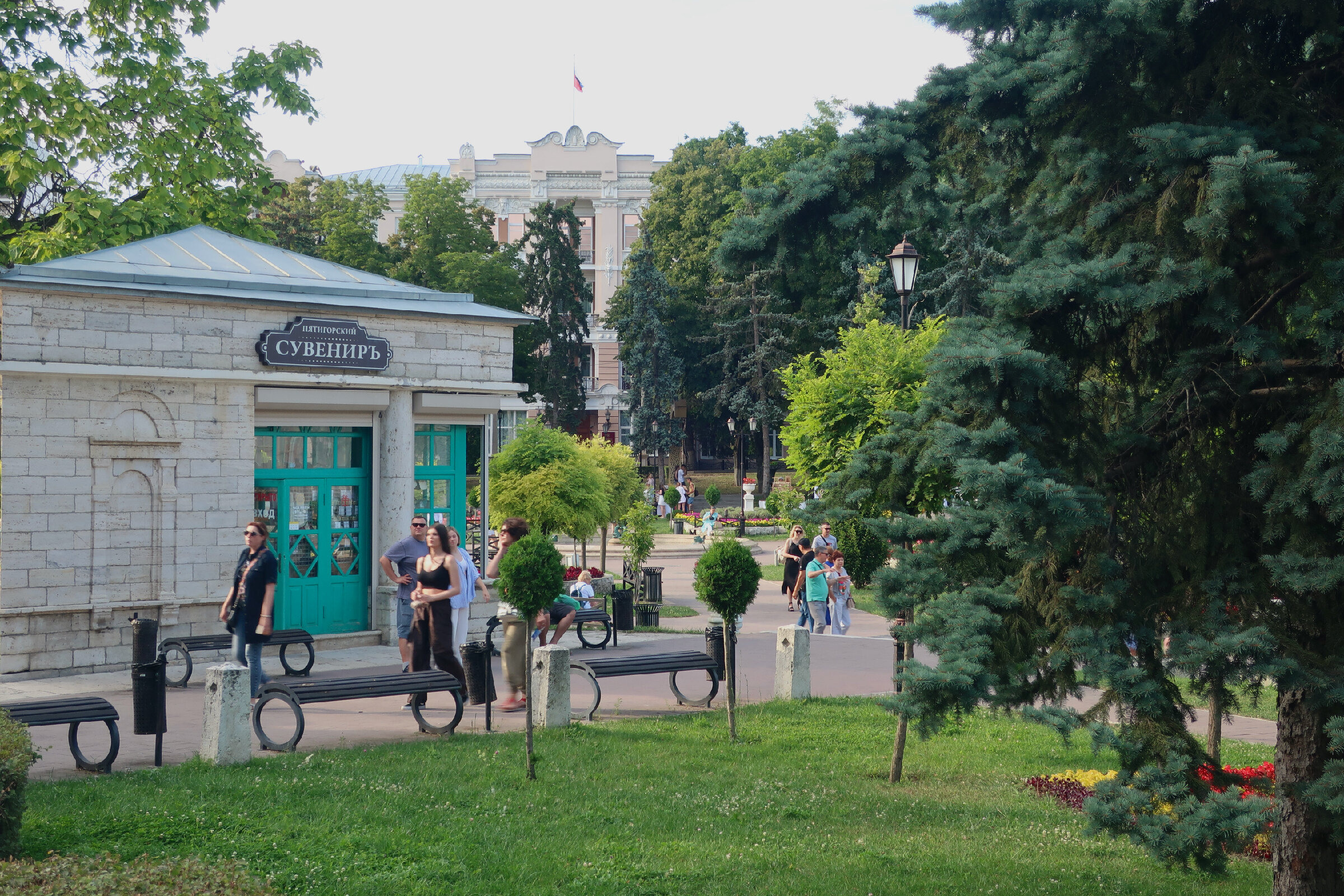 Фотопрогулка по жаркому Пятигорску: горы Машук, Бештау, канатка. Проект «Фотокладовка»: блог уличной фотографии в формате street photo