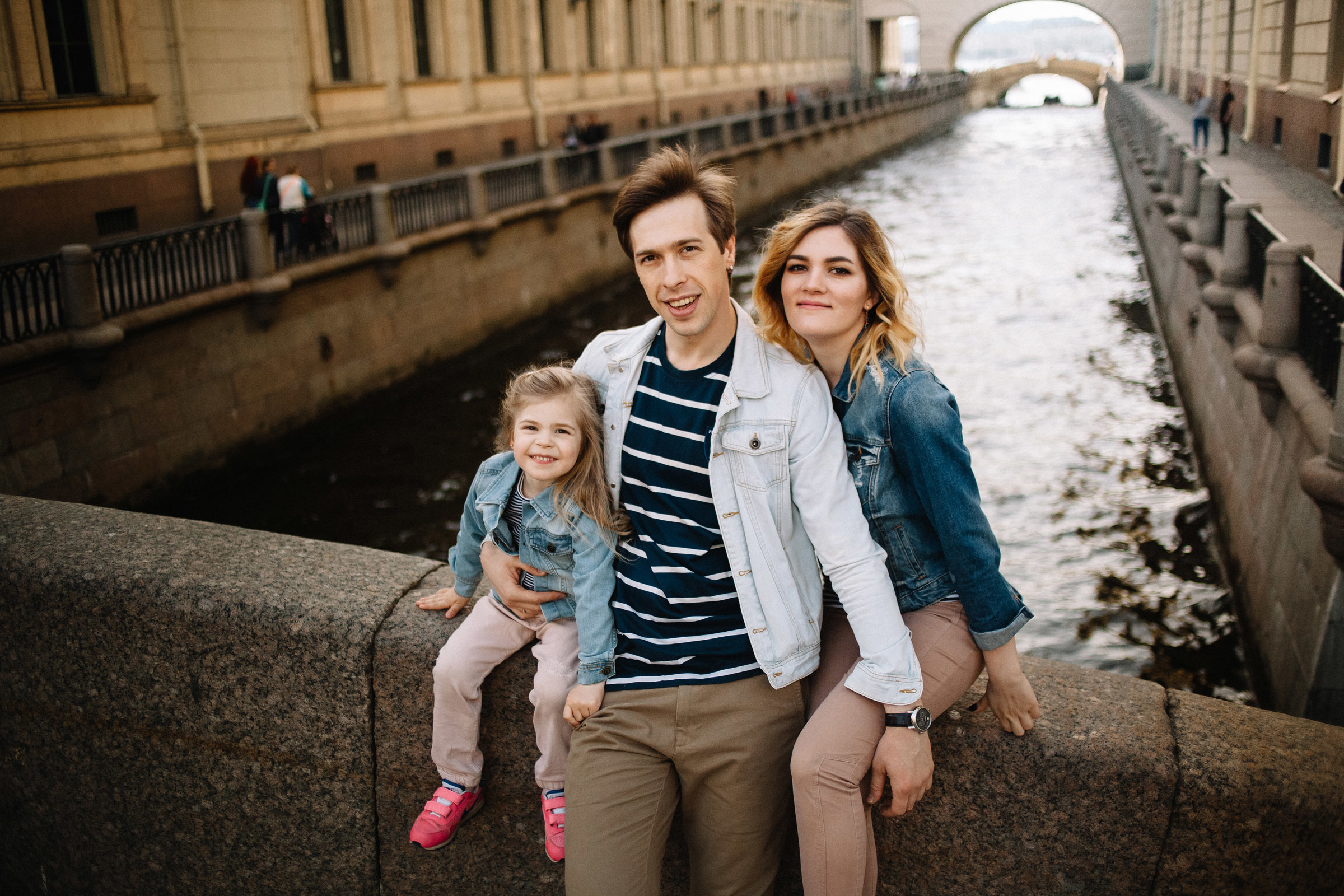 Стоимость семейной фотопрогулки в Майкопе. Семейный и свадебный фотограф в Майкопе Михаил Мартиросян