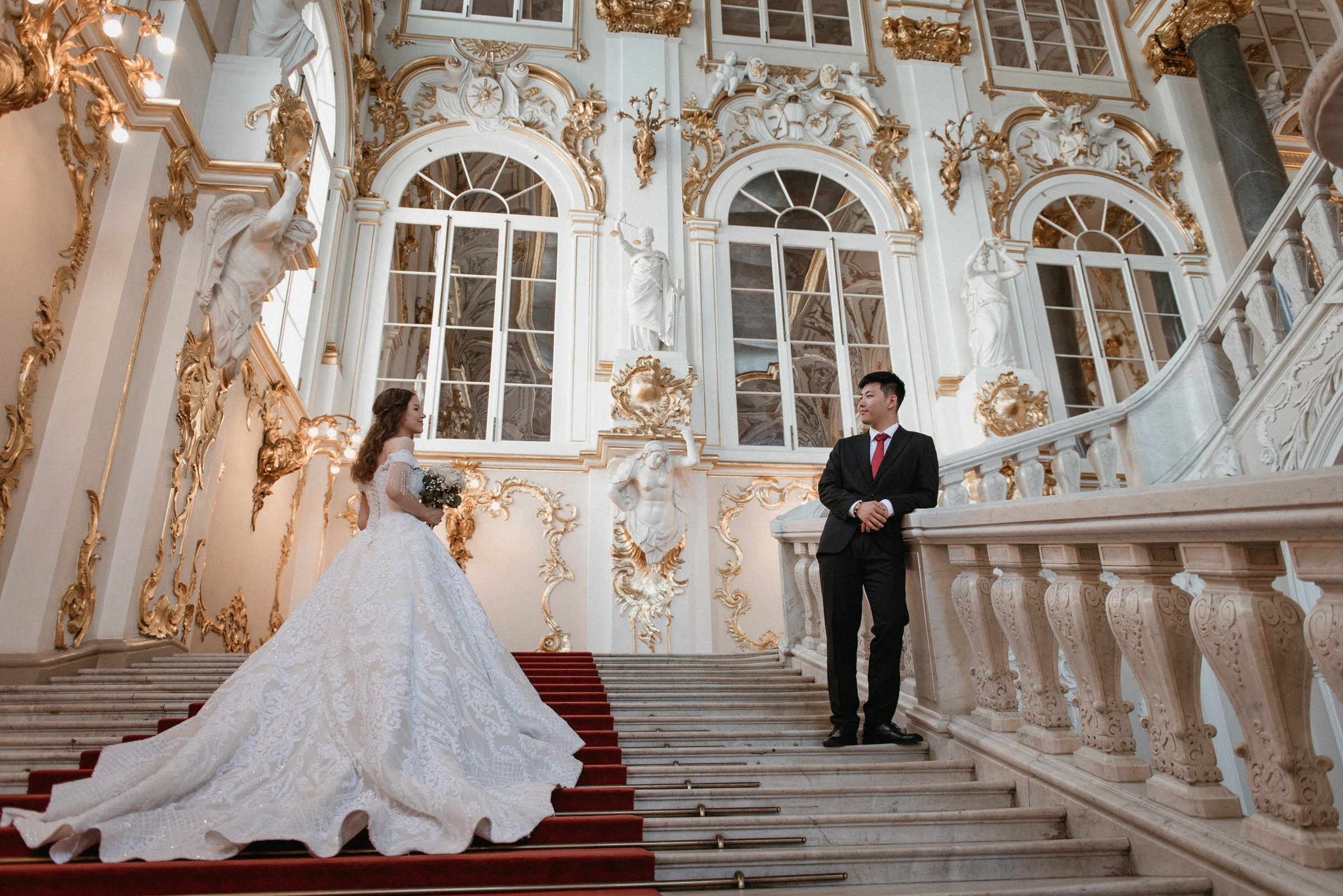 Свадебная фотосессия в Эрмитаже. Свадебный фотограф в Санкт-Петербурге Венера Ахметова