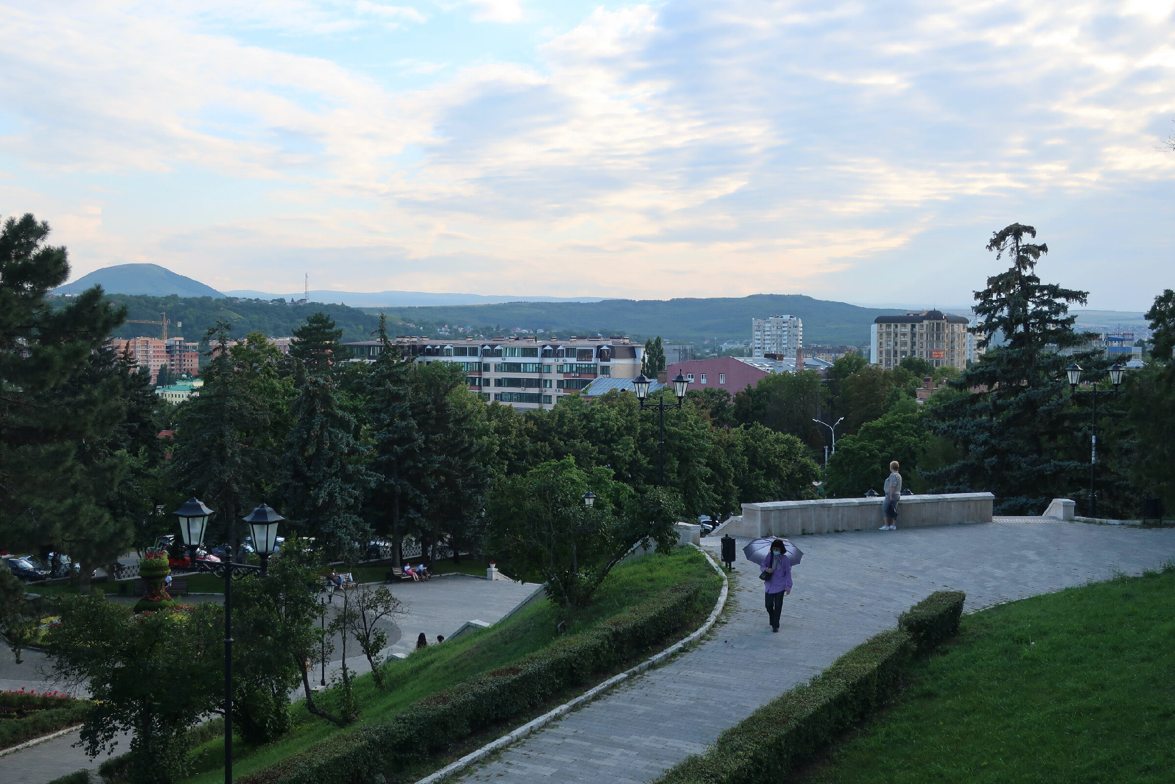 Фотопрогулка по жаркому Пятигорску: горы Машук, Бештау, канатка. Проект «Фотокладовка»: блог уличной фотографии в формате street photo