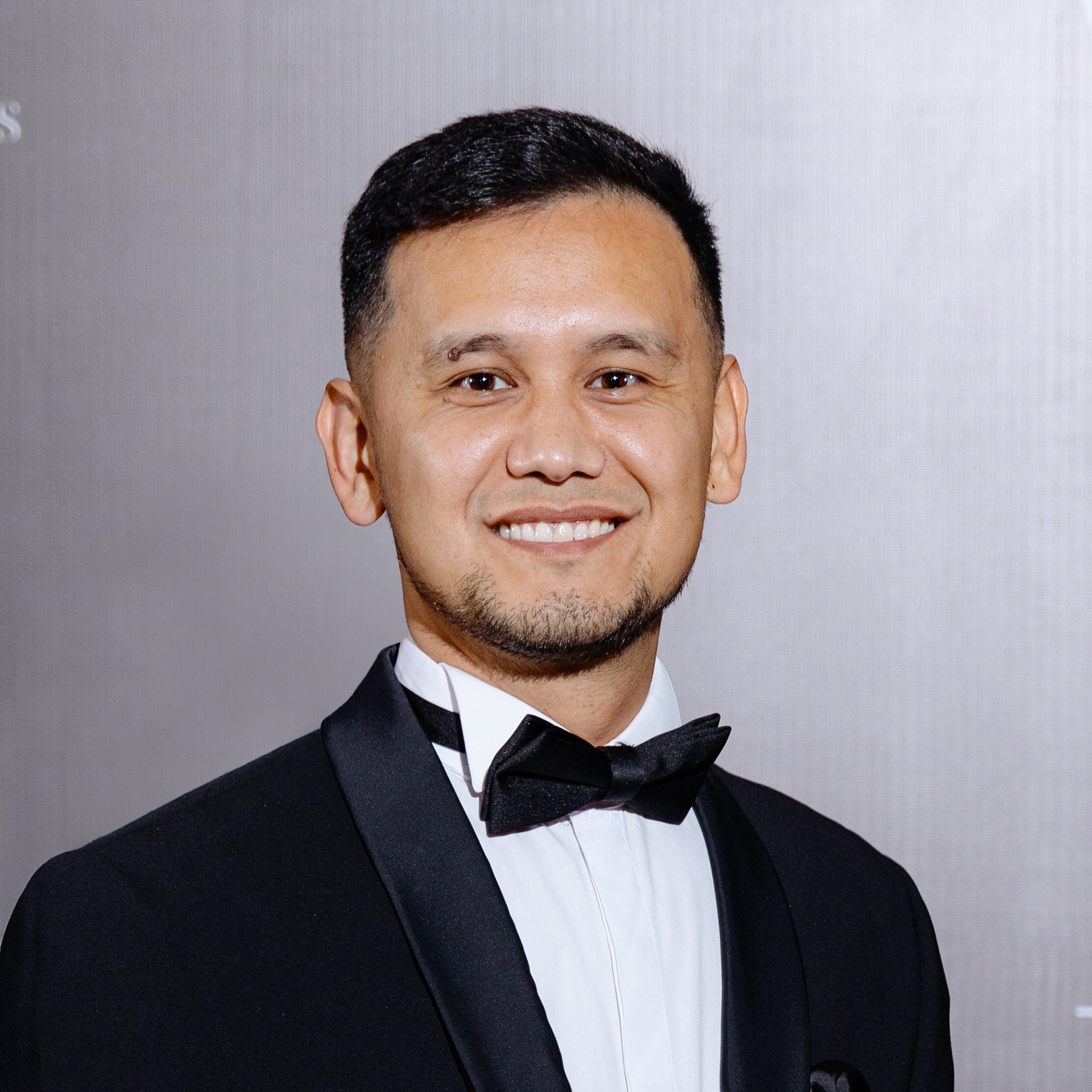 Контакты. Семейный фотограф в Астане Алмас Джаксылыков