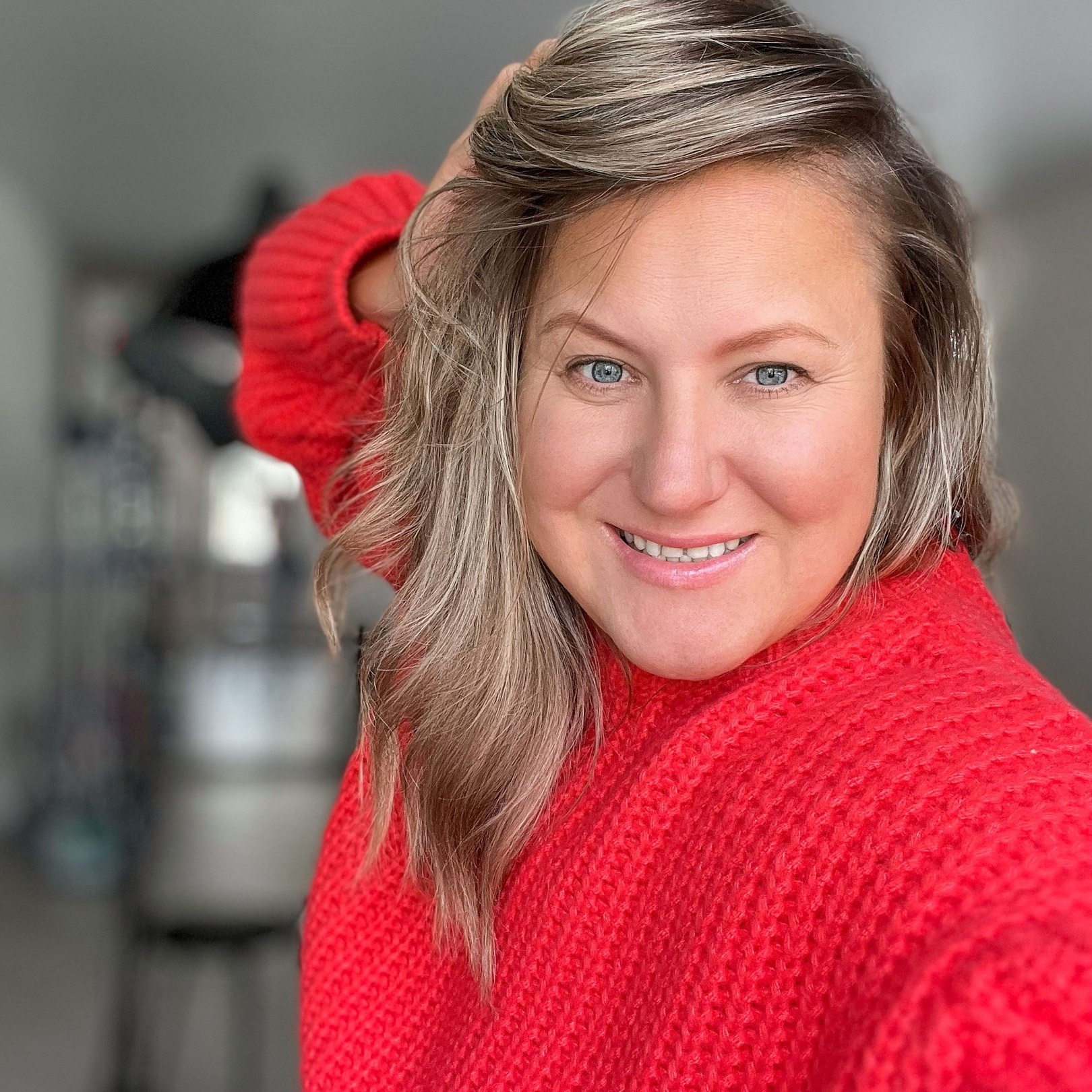 Контакты. Фотосъемка в студии г. Ярославля + Цифровые услуги для бизнеса