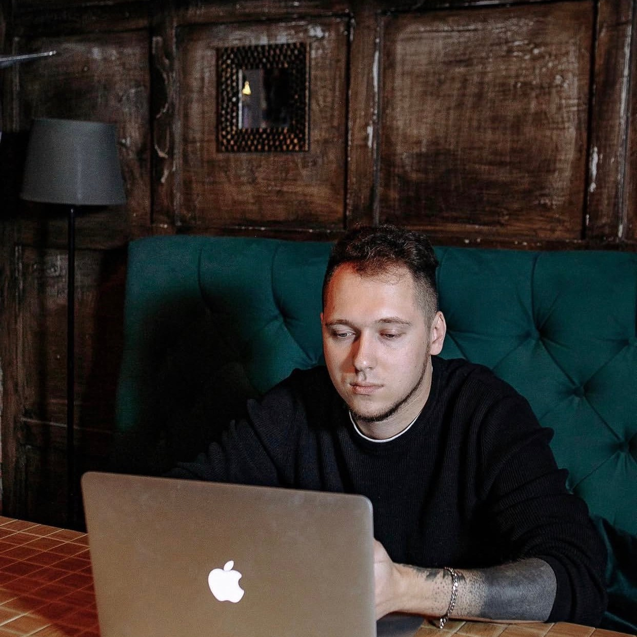 Таргетолог Кирилл Мольков, таргетирую по всему миру