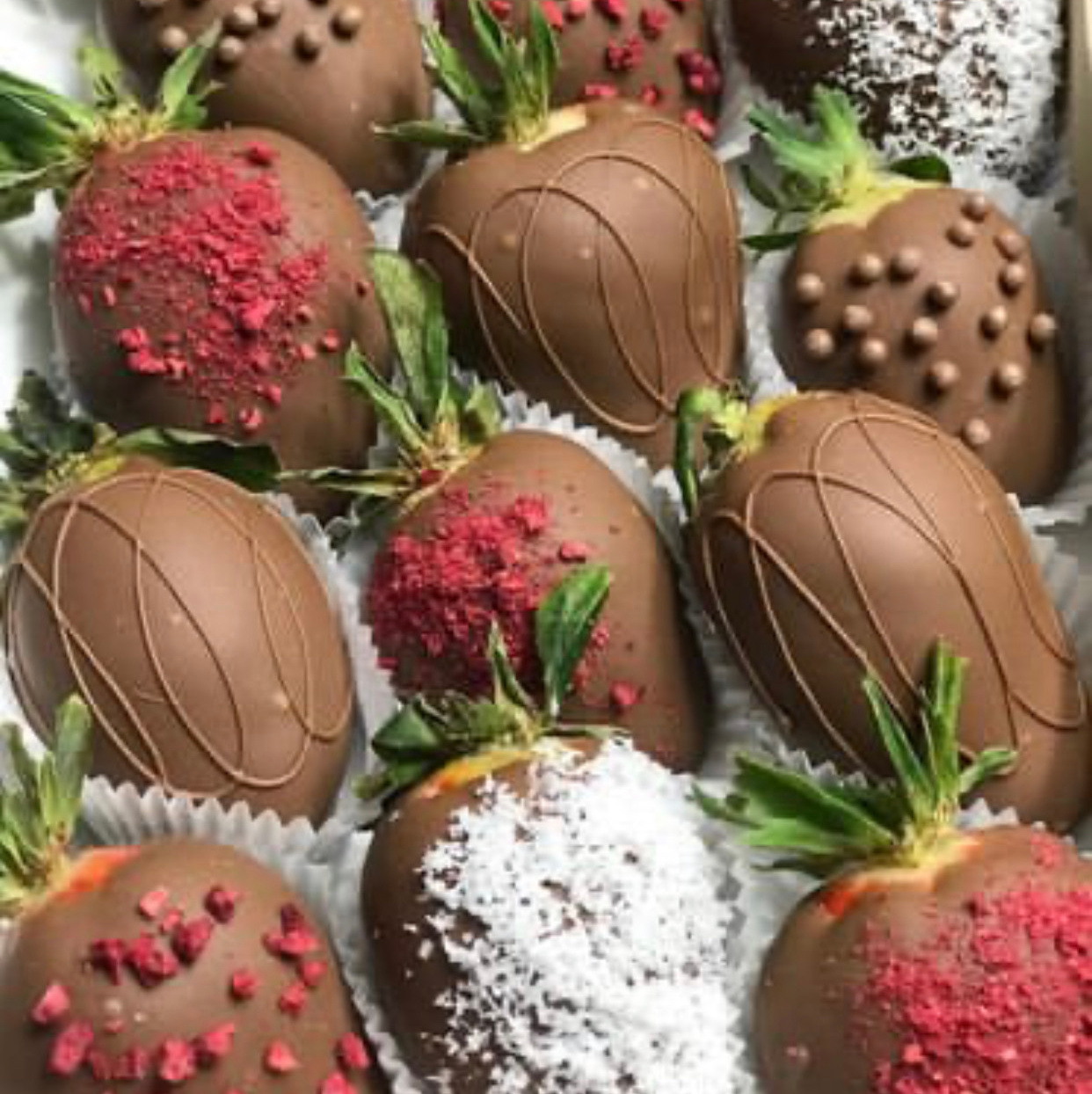 Наборы из клубники в шоколаде Сургут. Клубника в шоколаде в Сургуте