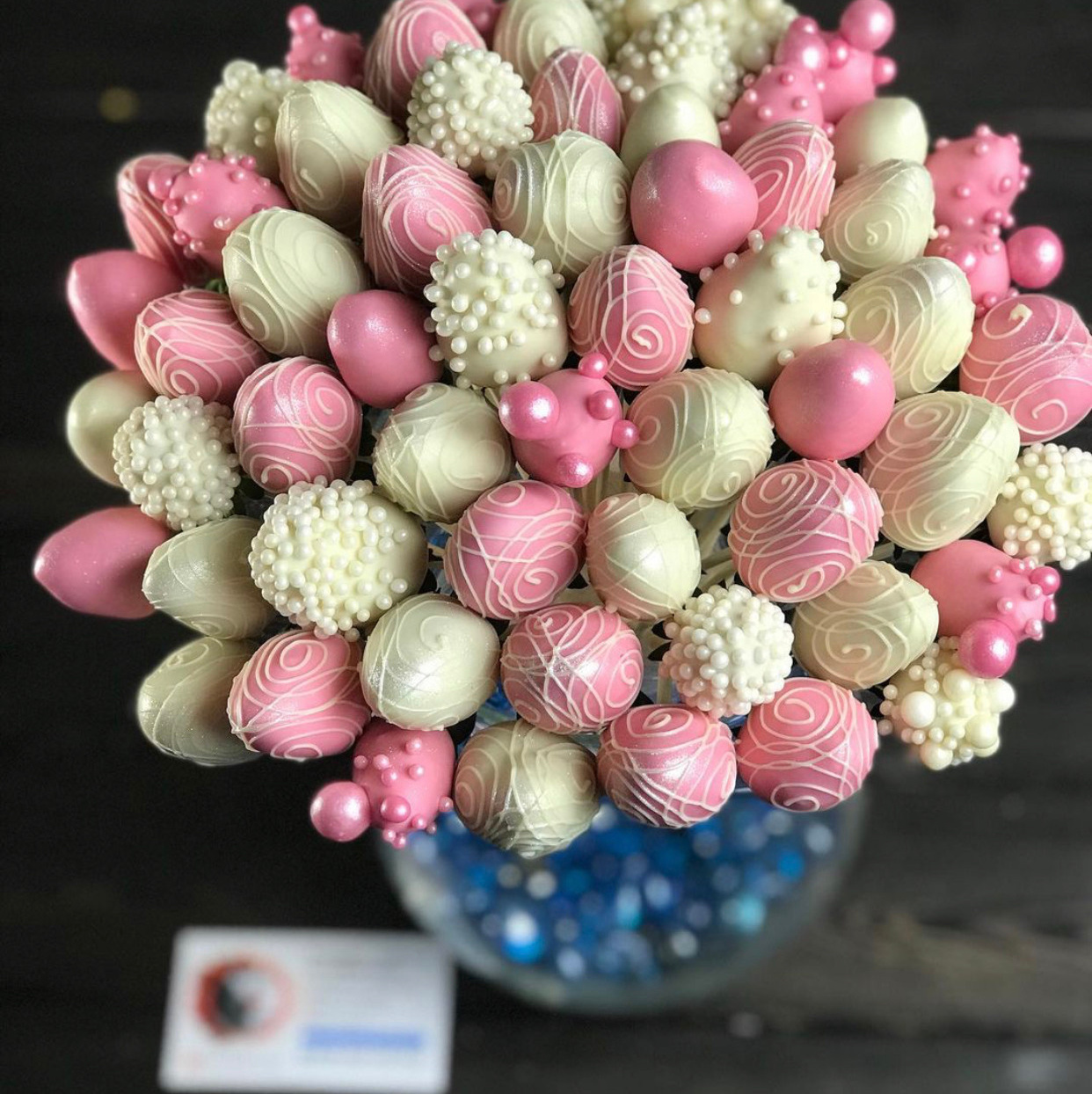 Сургут букет из конфет клубника в шоколаде