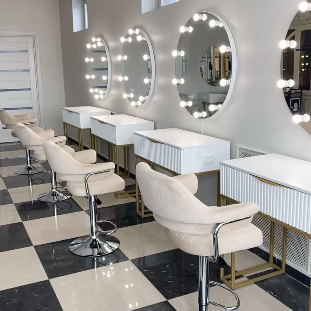 Свадебный стилист по прическам и макияжу в Ростове-на-Дону Даниэла Дар