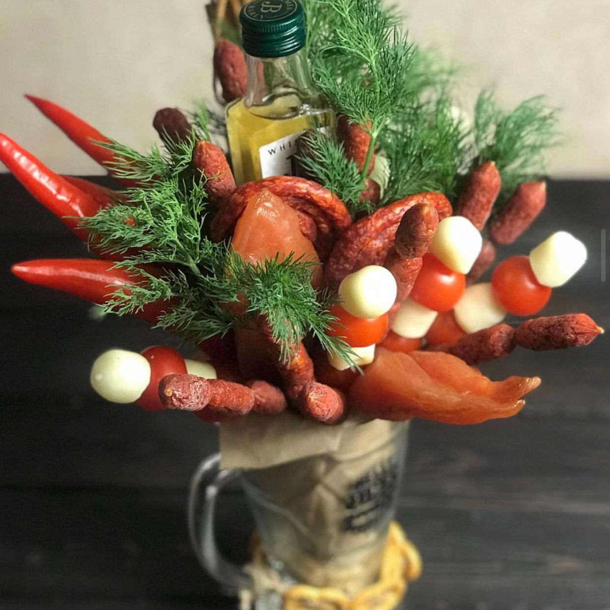 Мужские букеты Сургут. Клубника в шоколаде в Сургуте