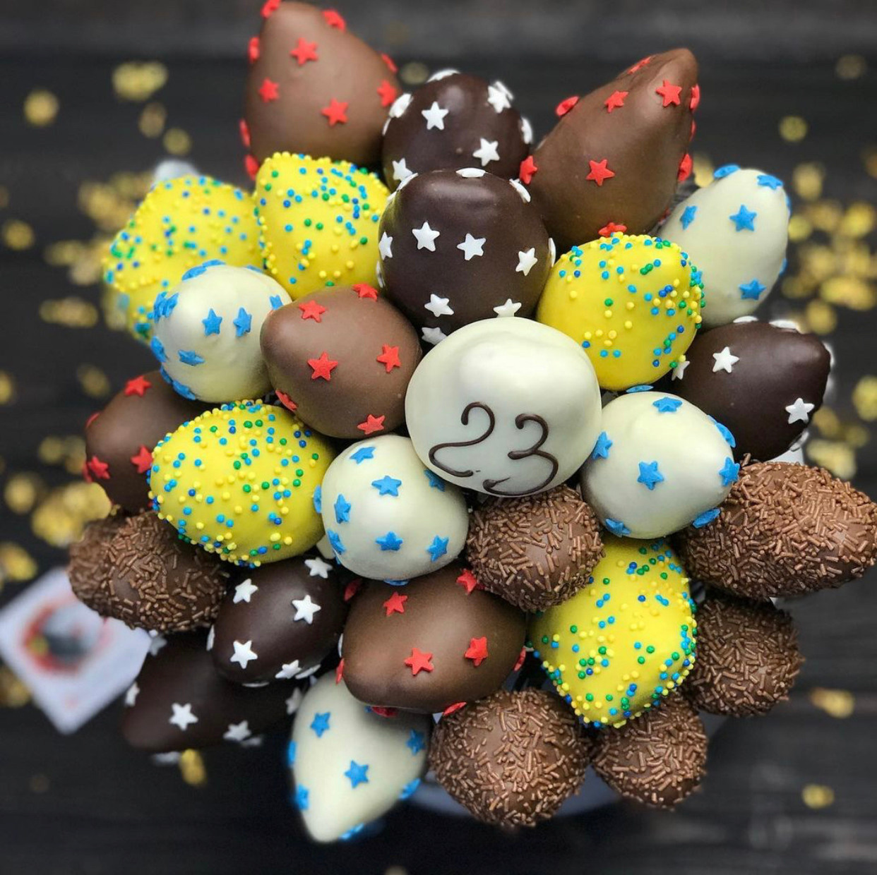 Сургут букет из конфет клубника в шоколаде