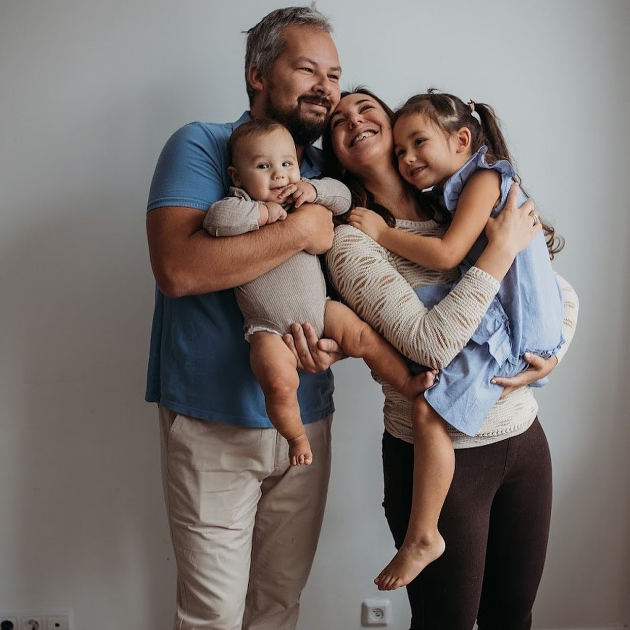 Контакты. Семейный фотограф в Москве и Новой Москве Ольга Смирнова