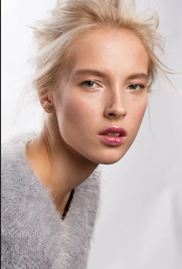 Raw files for retouching. AI Photo Retoucher and Image Restorer Zhanna Ognivo