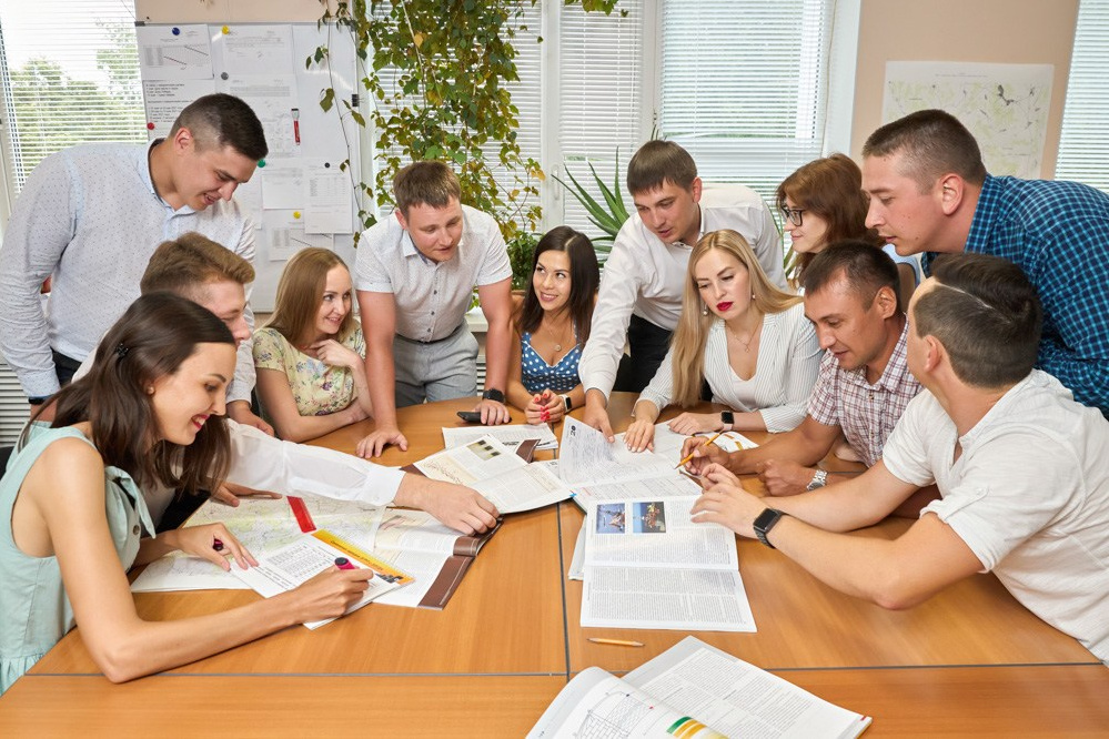 Бизнес фотосессия в организации. Работа коллектива