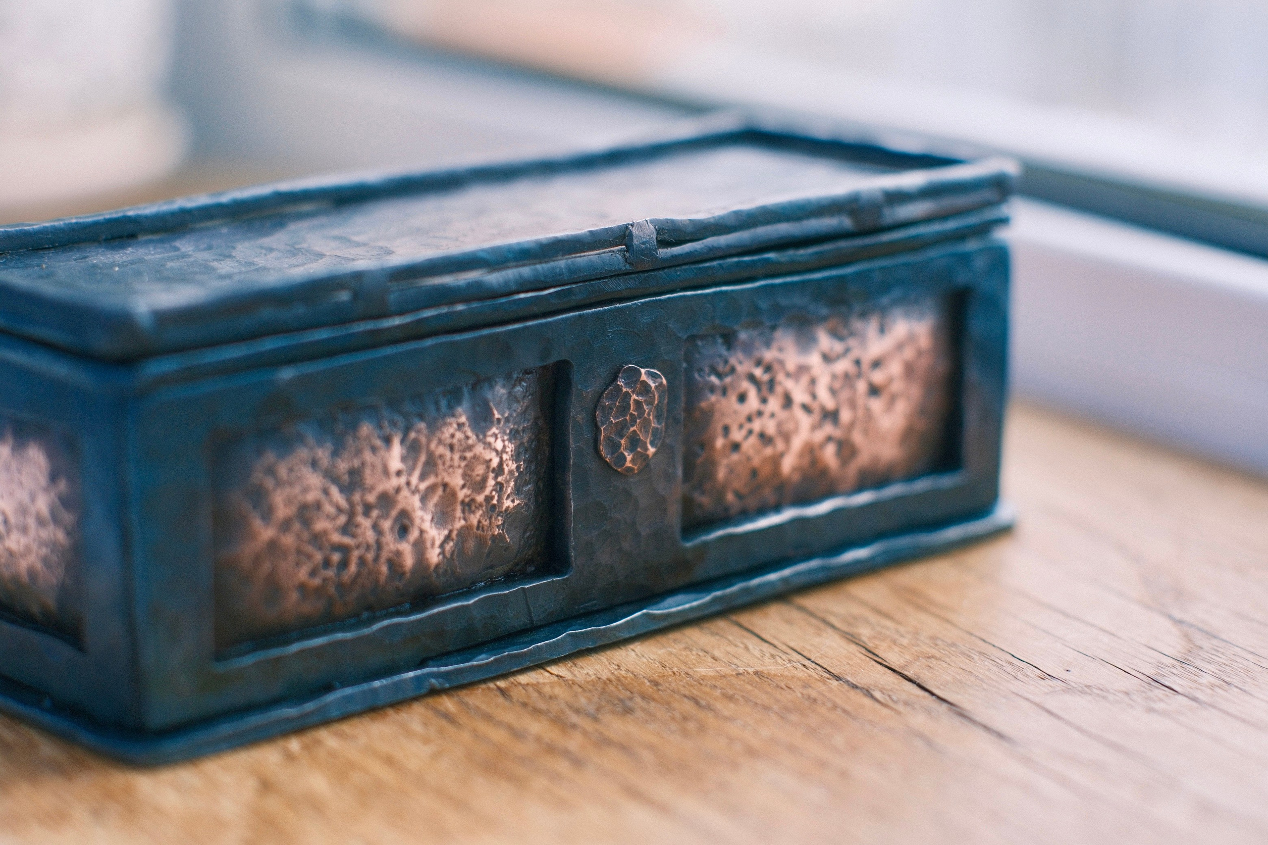 Шкатулки под старину: ручная ковка из стали и меди. Металл и Пламя — студия дизайна