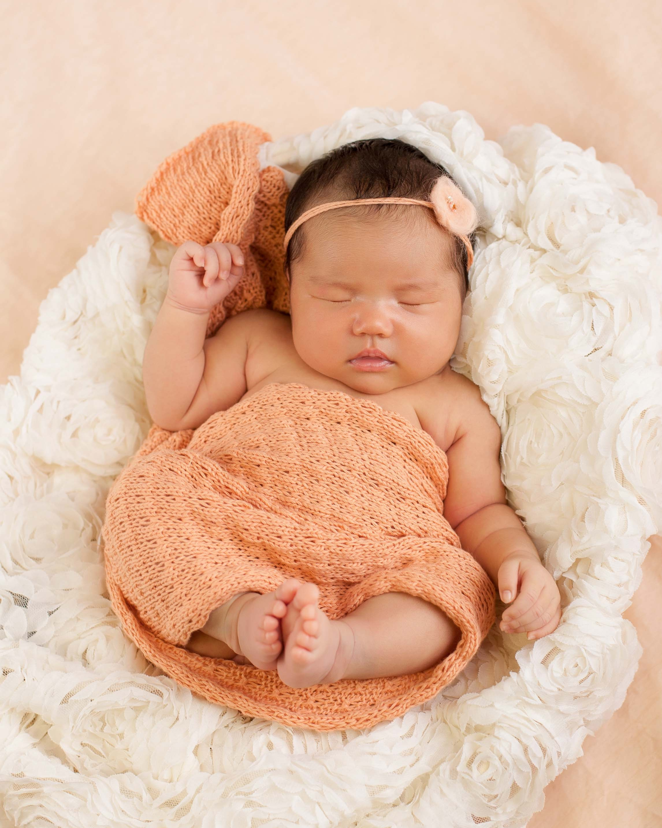 Услуги. Newborn фотосессия Алматы. Фотосессия для новорожденных Алматы
