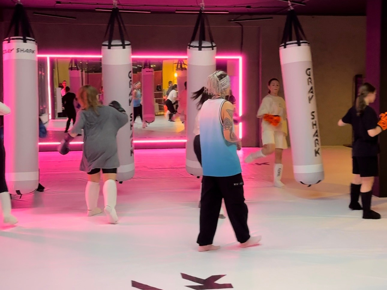 Тренировки. Тренировки по боксу для девушек и женщин — Gray Shark Studio