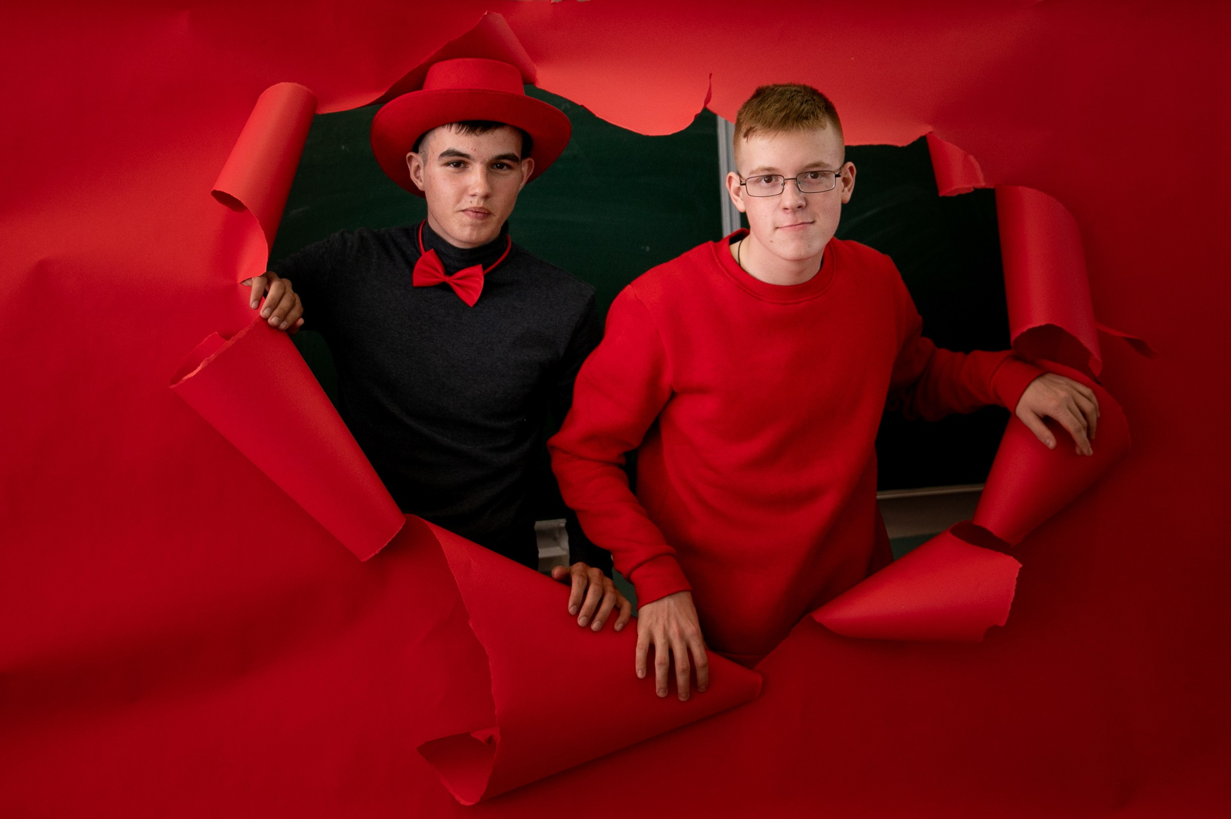 Выпускные альбомы 9-11 классы. Семейный и детский фотограф София Шарабурко, Томская область